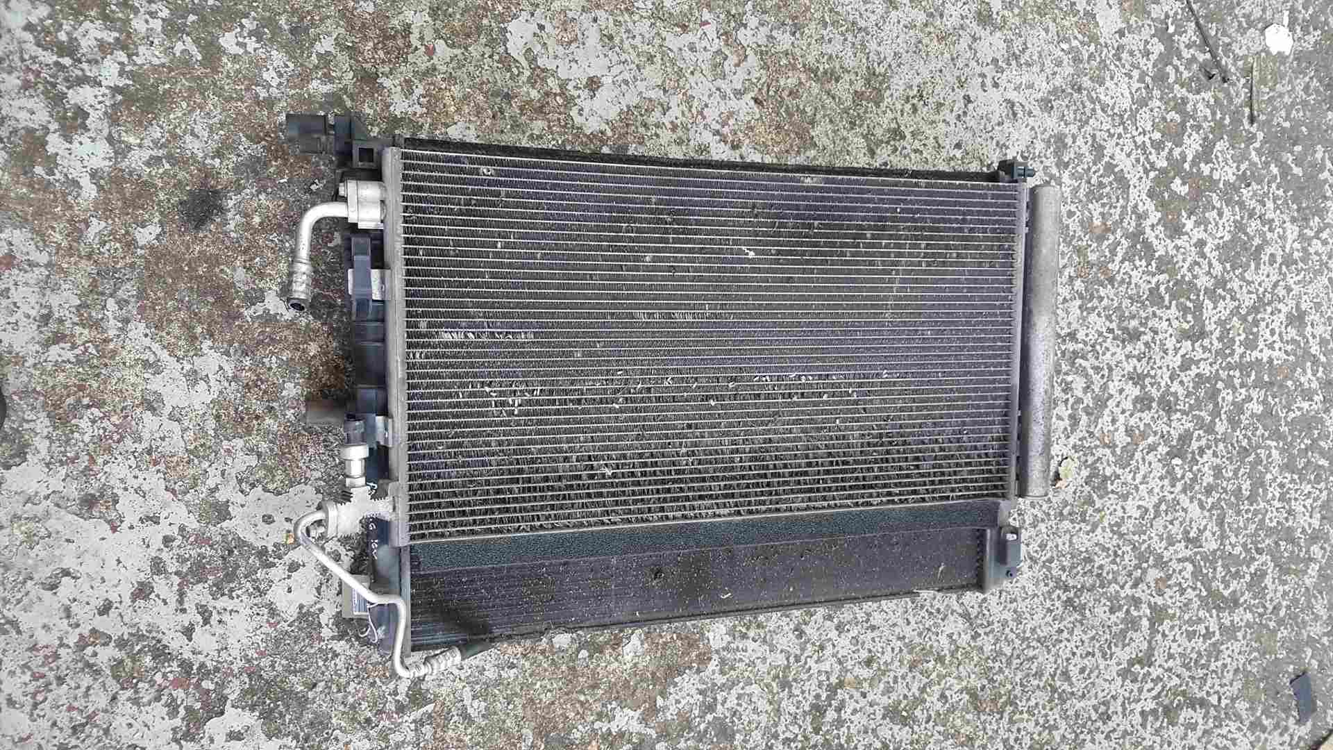Thumb 5 Renault Scenic MK3 2009-2016 1.6 16v Radiator Rad 214100014R 921100001R