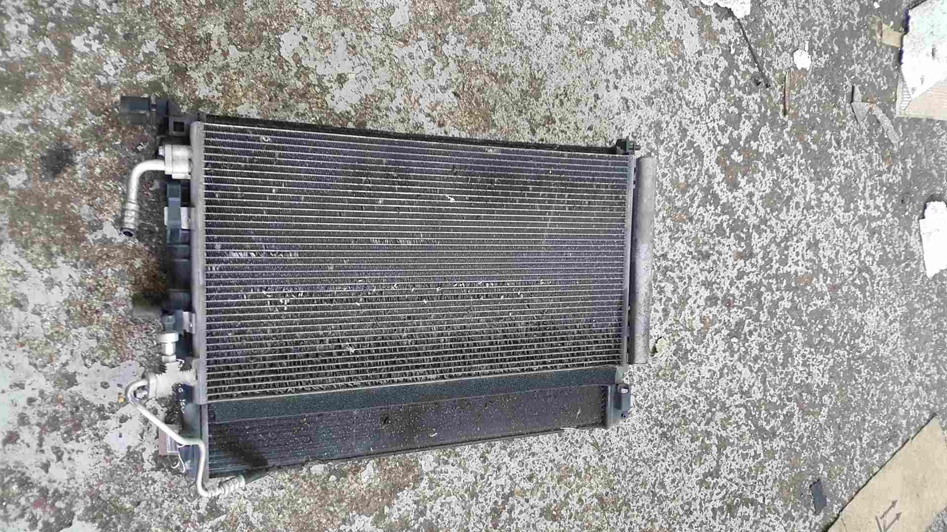 Thumb 7 Renault Scenic MK3 2009-2016 1.6 16v Radiator Rad 214100014R 921100001R