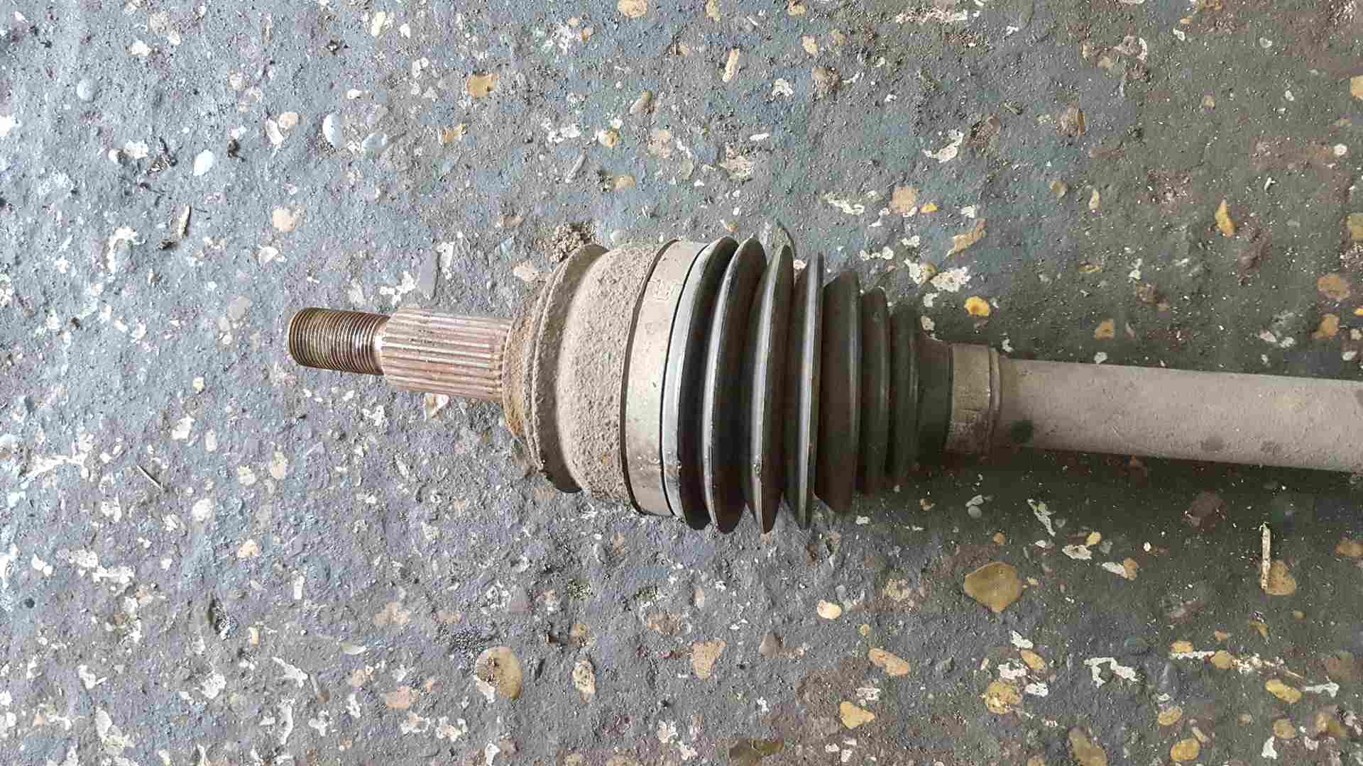 Thumb 2 Renault Scenic MK3 2009-2016 1.6 DCI Drivers OSF Front Driveshaft