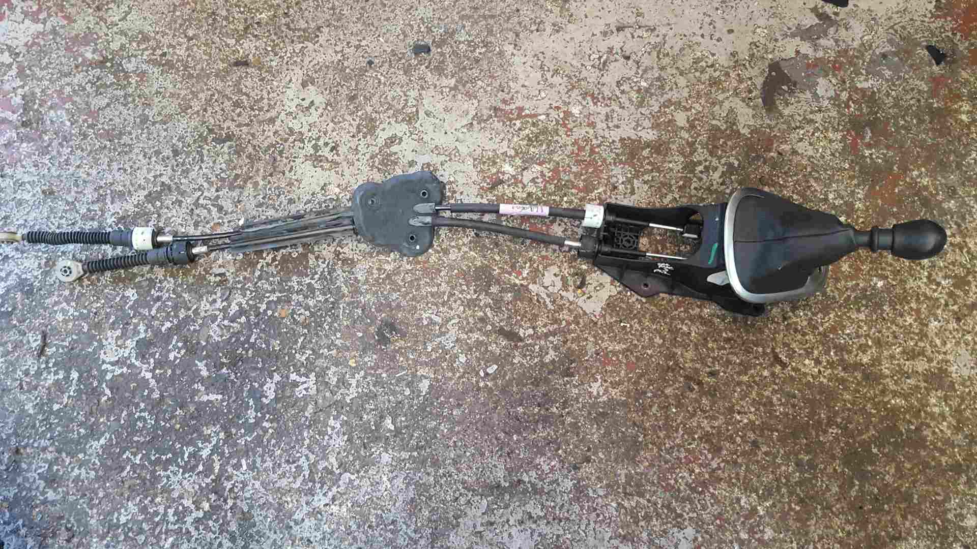 Renault Scenic MK3 2009-2016 6 Speed Gearstick Mechanism + Cables 8201021402