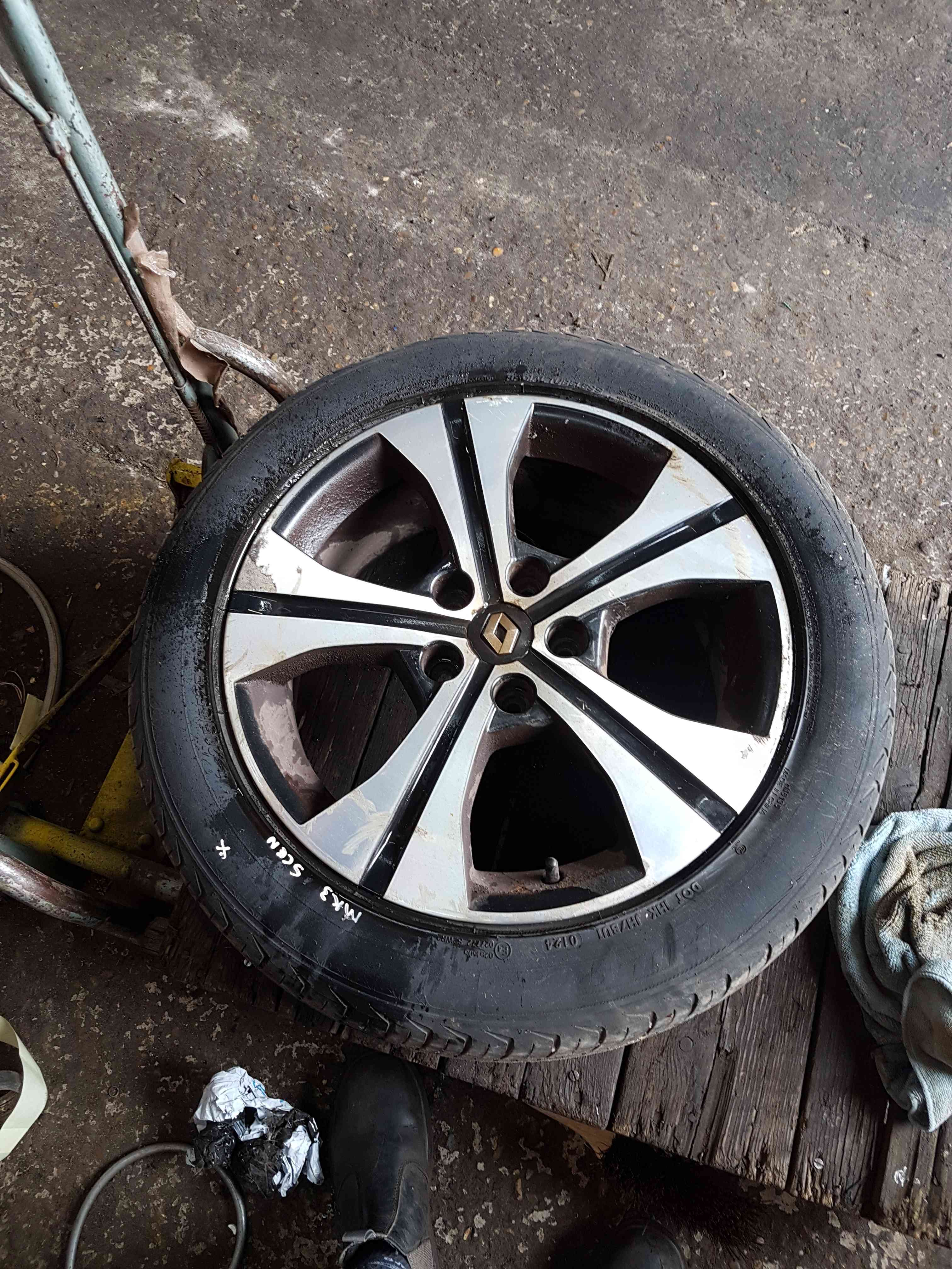 Thumb 2 Renault Scenic MK3 2009-2016 Alloy Wheel 17 17Inch 403007582R 3/5