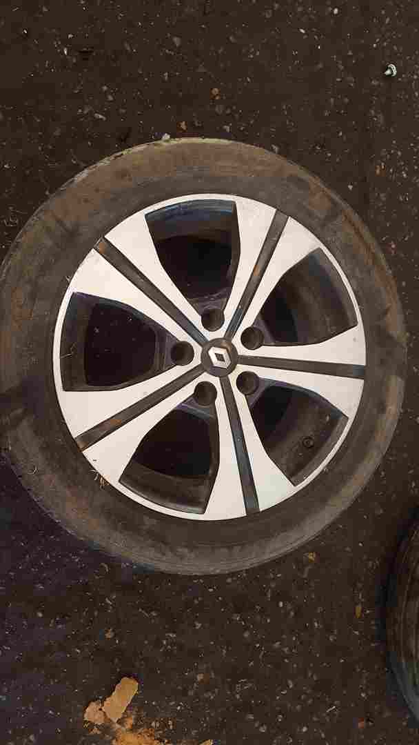 Thumb 2 Renault Scenic MK3 2009-2016 Alloy Wheel 17Inch 205 55 17 403007582R 4/5