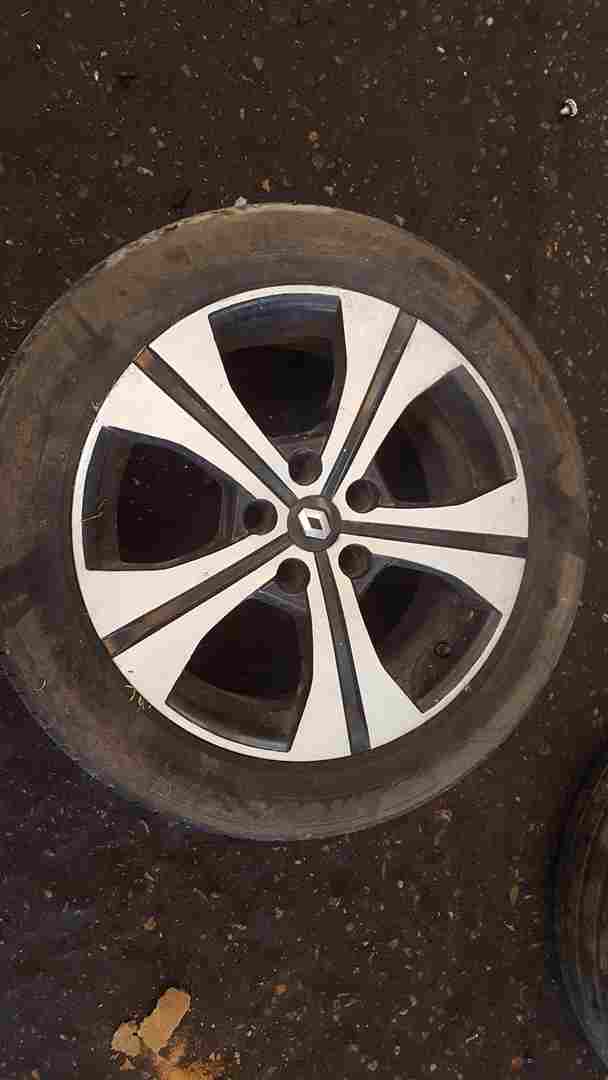 Thumb 3 Renault Scenic MK3 2009-2016 Alloy Wheel 17Inch 205 55 17 403007582R 4/5