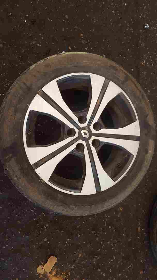 Renault Scenic MK3 2009-2016 Alloy Wheel 17Inch 205 55 17 403007582R 4/5