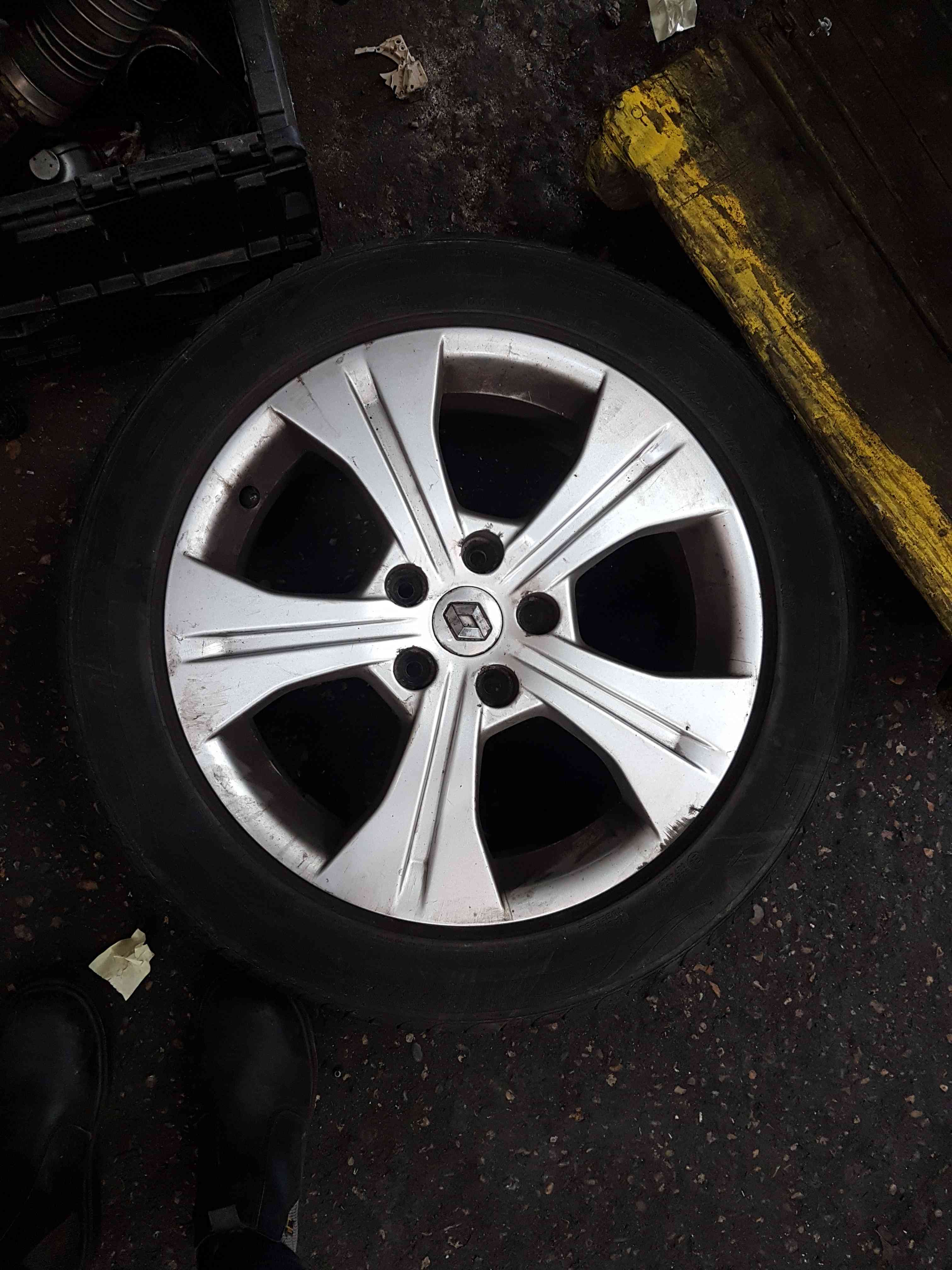 Thumb 2 Renault Scenic MK3 2009-2016 Alloy Wheel 17inch + Tyre 205 55 17 6mm 403000067R