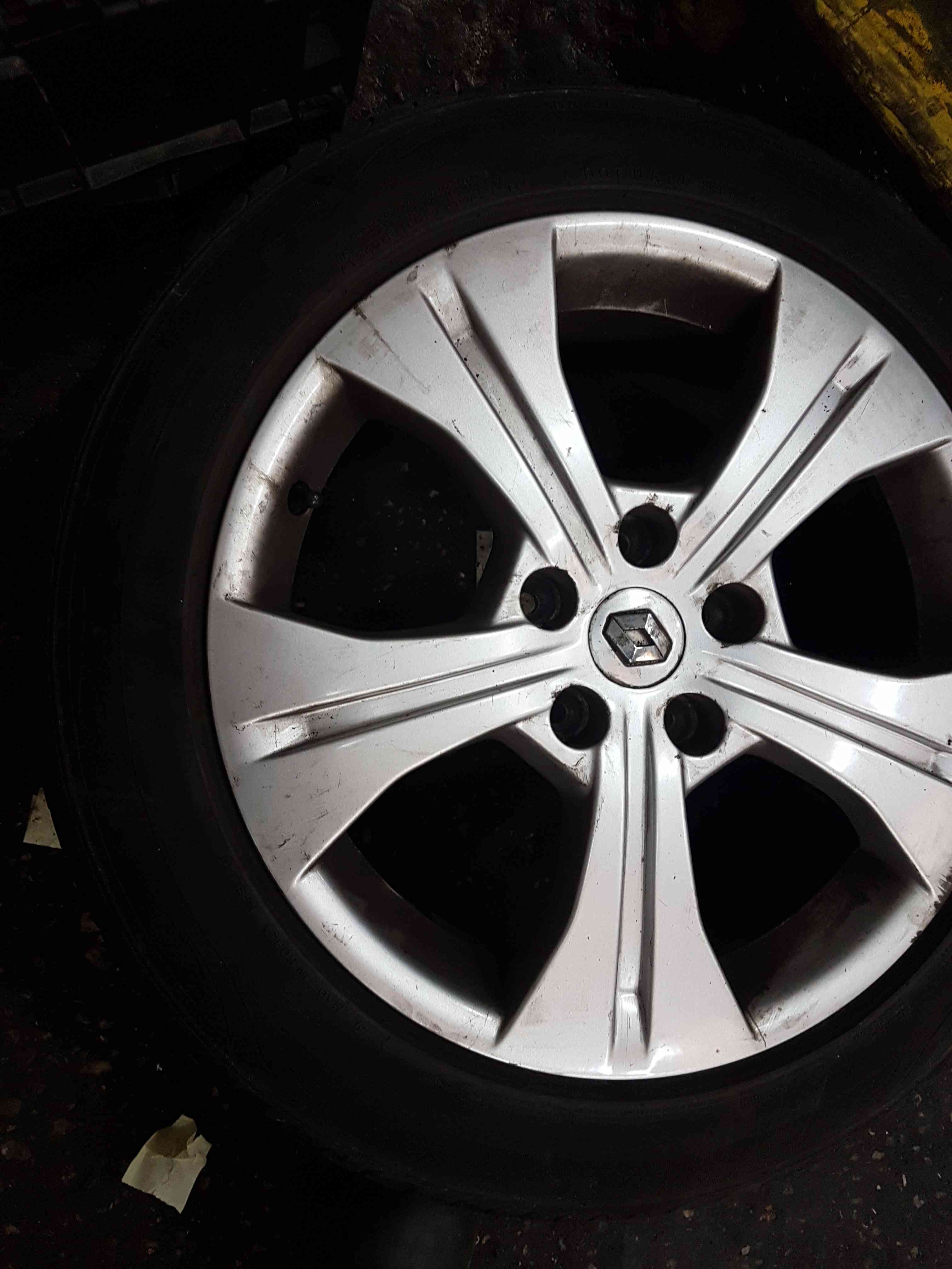 Thumb 4 Renault Scenic MK3 2009-2016 Alloy Wheel 17inch + Tyre 205 55 17 6mm 403000067R