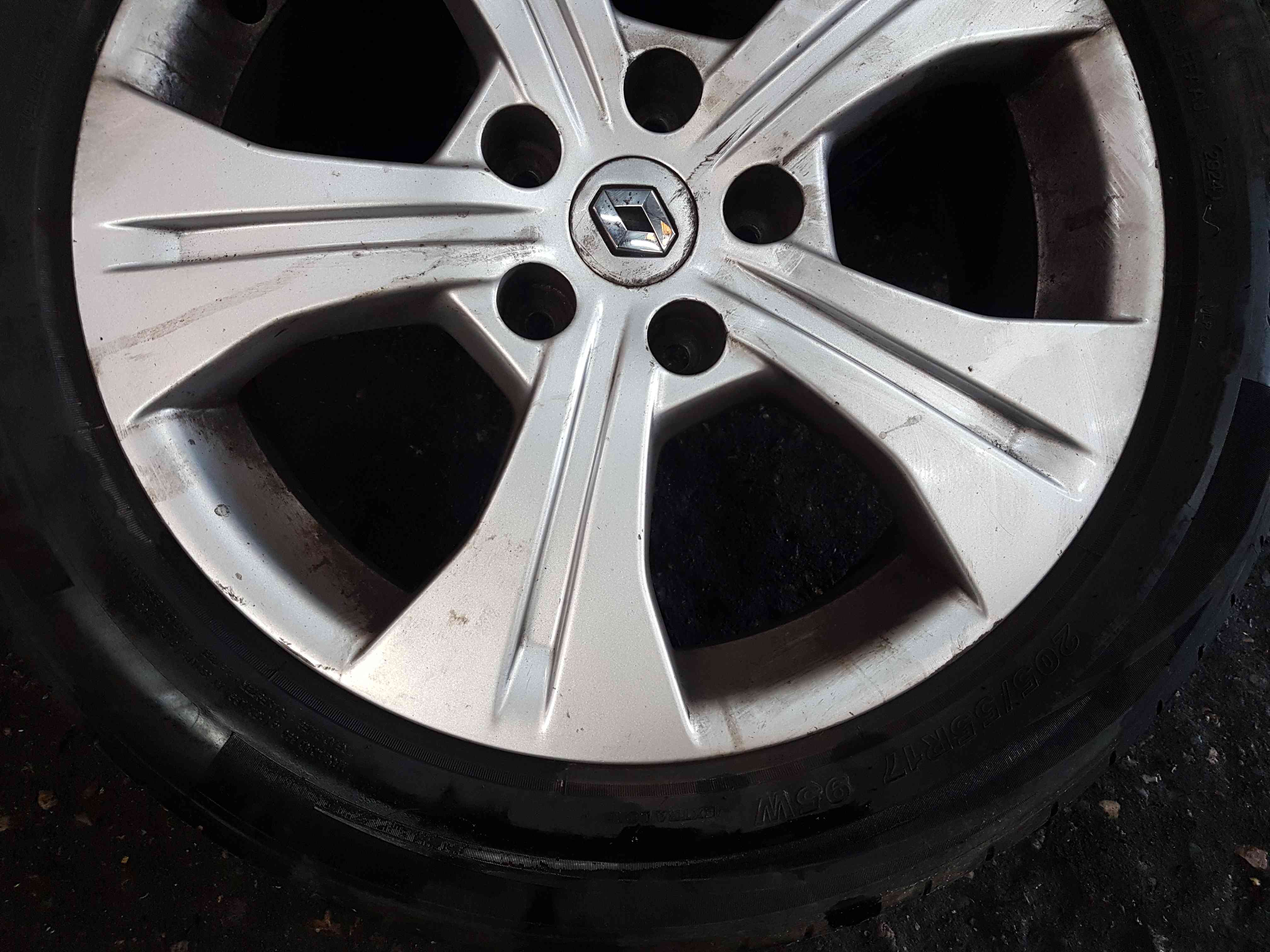 Thumb 3 Renault Scenic MK3 2009-2016 Alloy Wheel 17inch + Tyre 205 55 17 6mm 403000067R