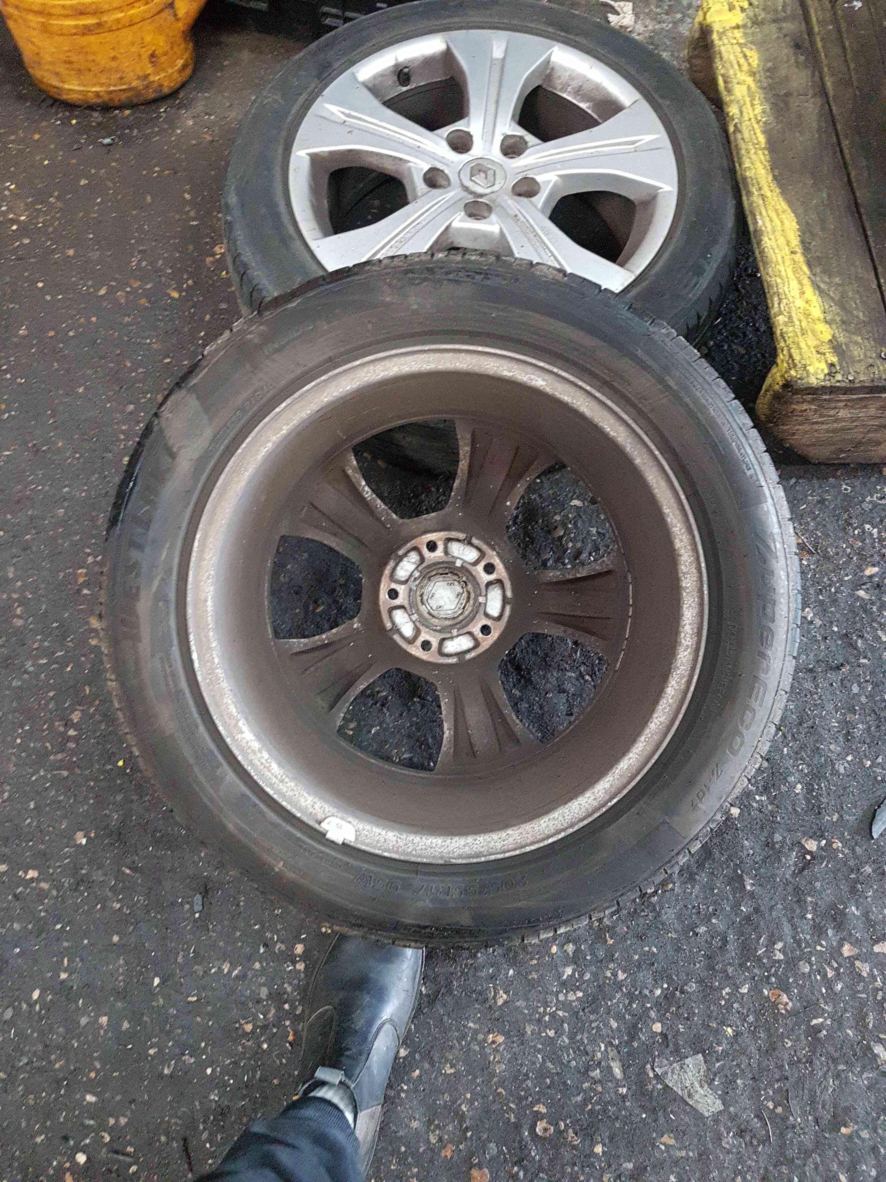 Thumb 8 Renault Scenic MK3 2009-2016 Alloy Wheel 17inch + Tyre 205 55 17 6mm 403000067R