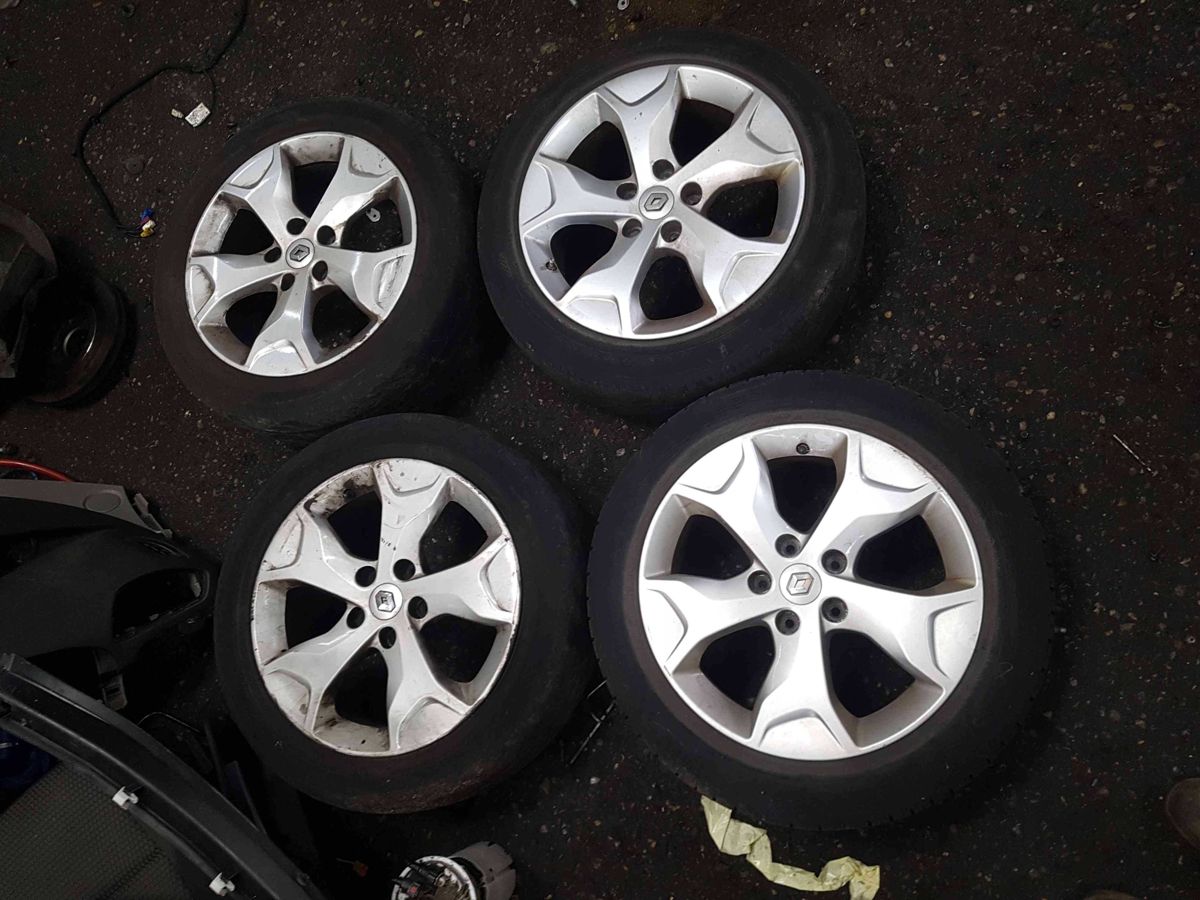 Renault Scenic MK3 2009-2016 Alloy Wheels SET X4 4/5 17 inch 403008339r