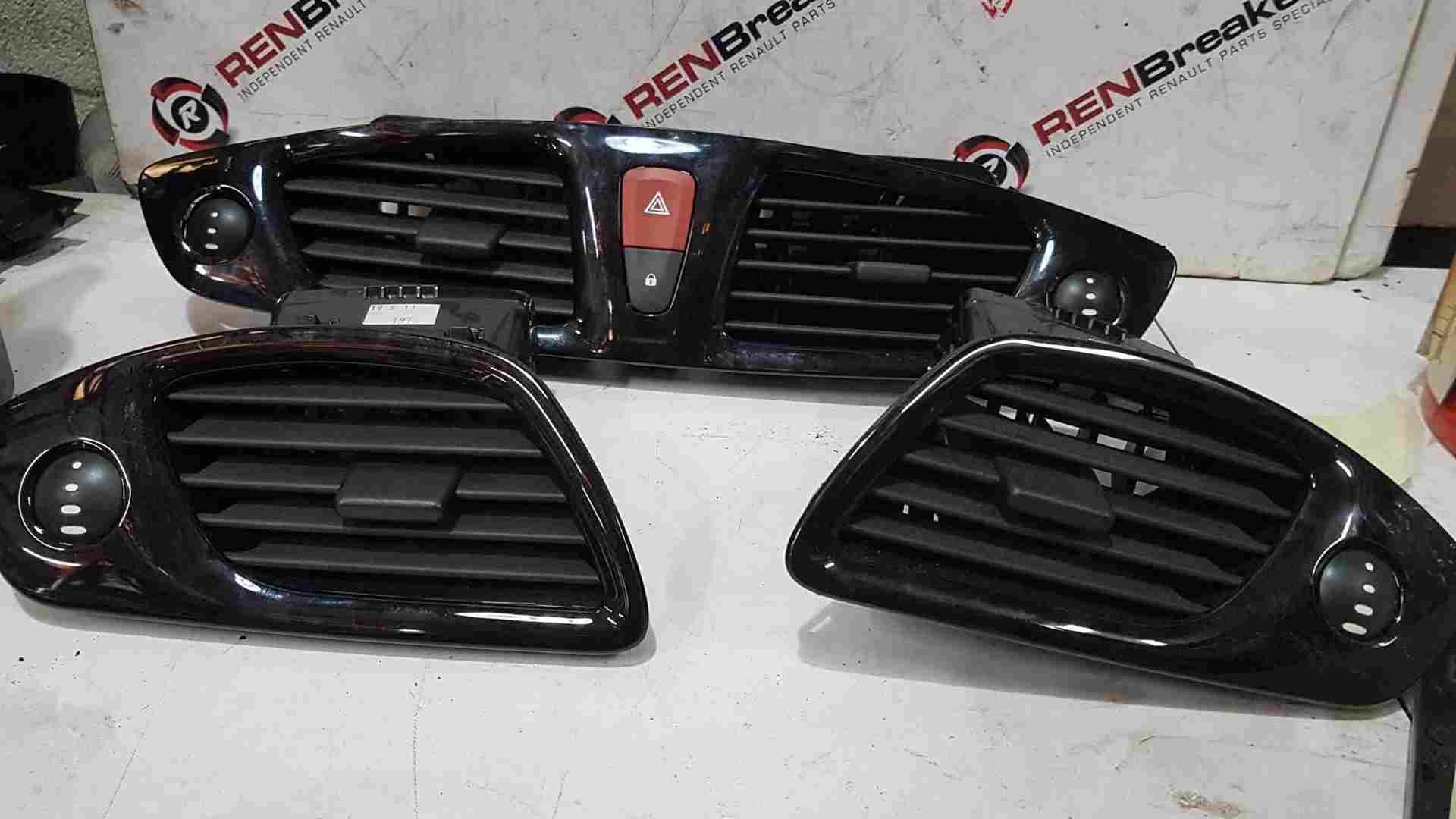 Thumb 2 Renault Scenic MK3 2009-2016 Centre Heater Side Vents Gloss Black