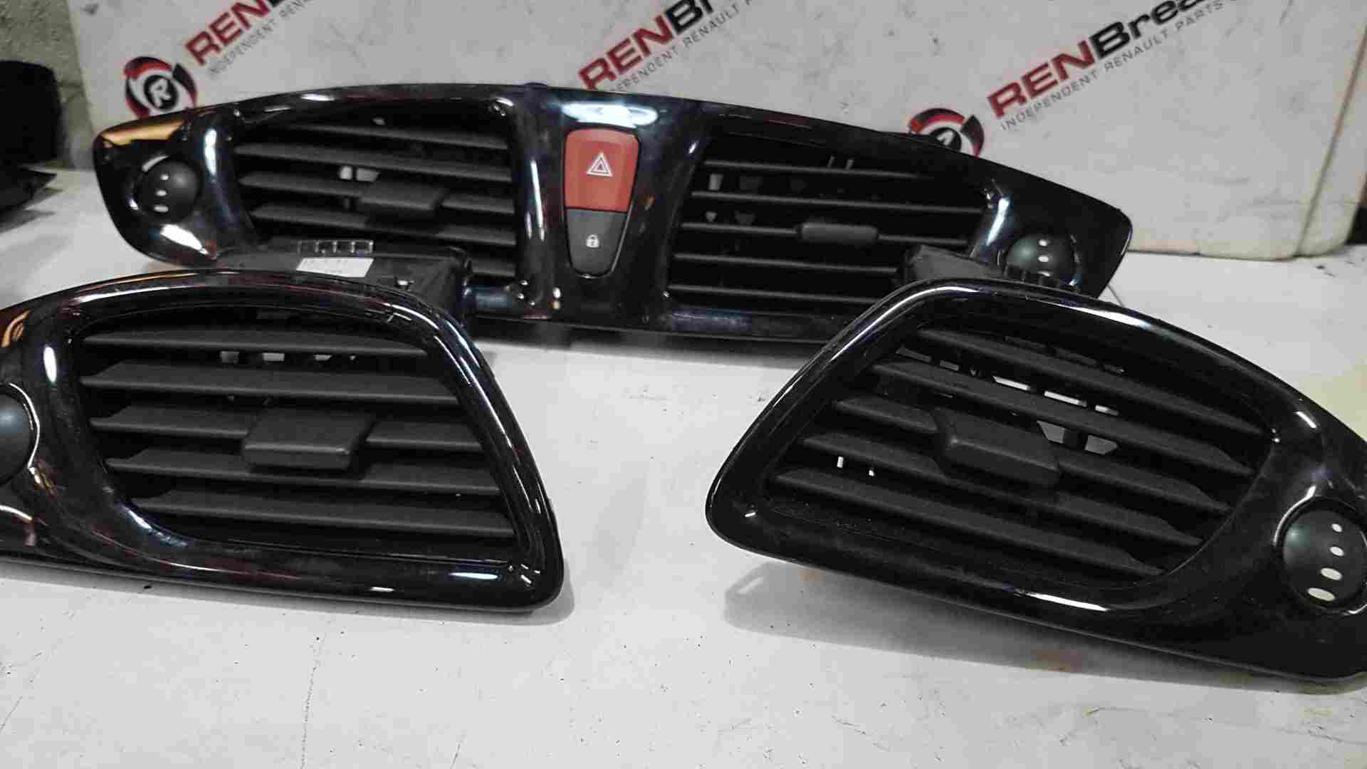 Renault Scenic MK3 2009-2016 Centre Heater Side Vents Gloss Black