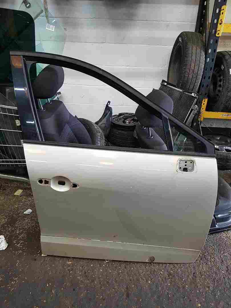 Renault Scenic MK3 2009-2016 Drivers OSF Front Door Beige Gold Ted11