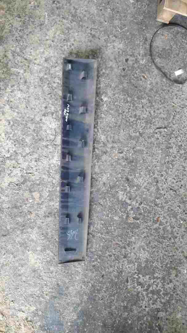 Thumb 2 Renault Scenic MK3 2009-2016 Drivers OSF Front Door Moulding Trim 801860006R