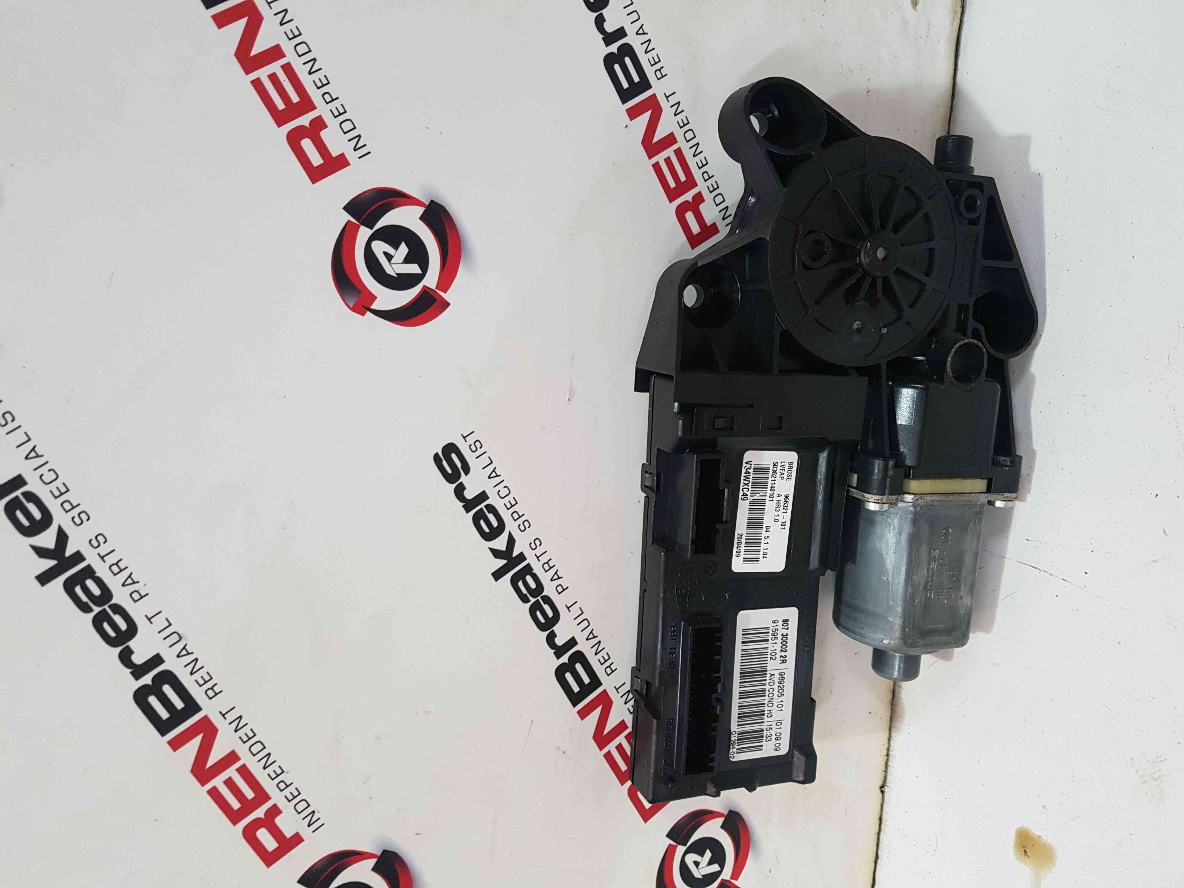 Thumb 3 Renault Scenic MK3 2009-2016 Drivers OSF Front Window Motor 807300022R