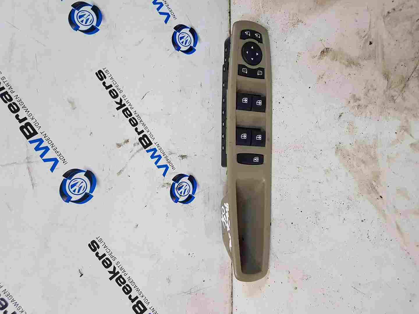 Renault Scenic MK3 2009-2016 Drivers OSF Front Window Power Fold Switch   Panel