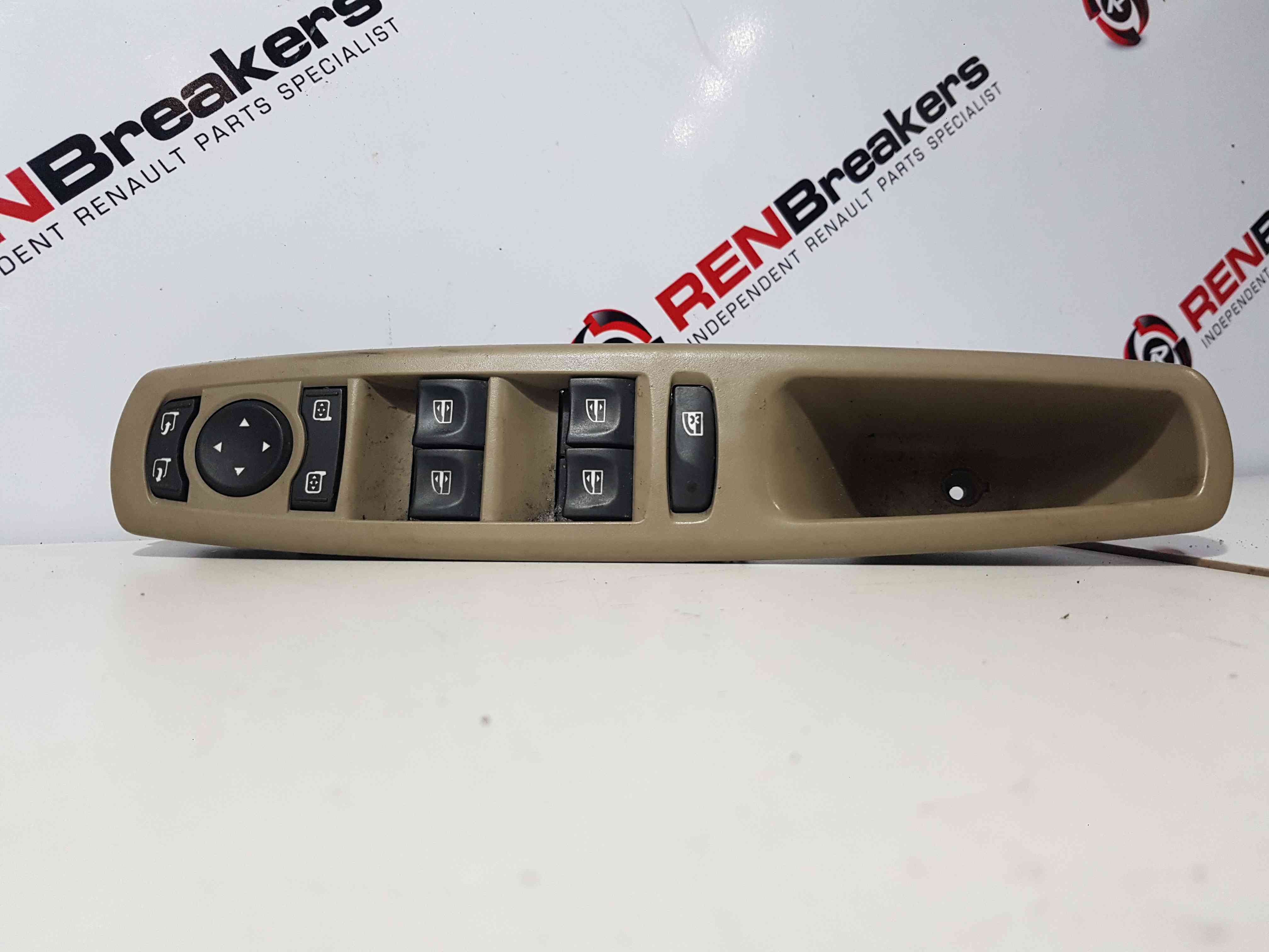 Thumb 3 Renault Scenic MK3 2009-2016 Drivers OSF Front Window Power Fold Switch