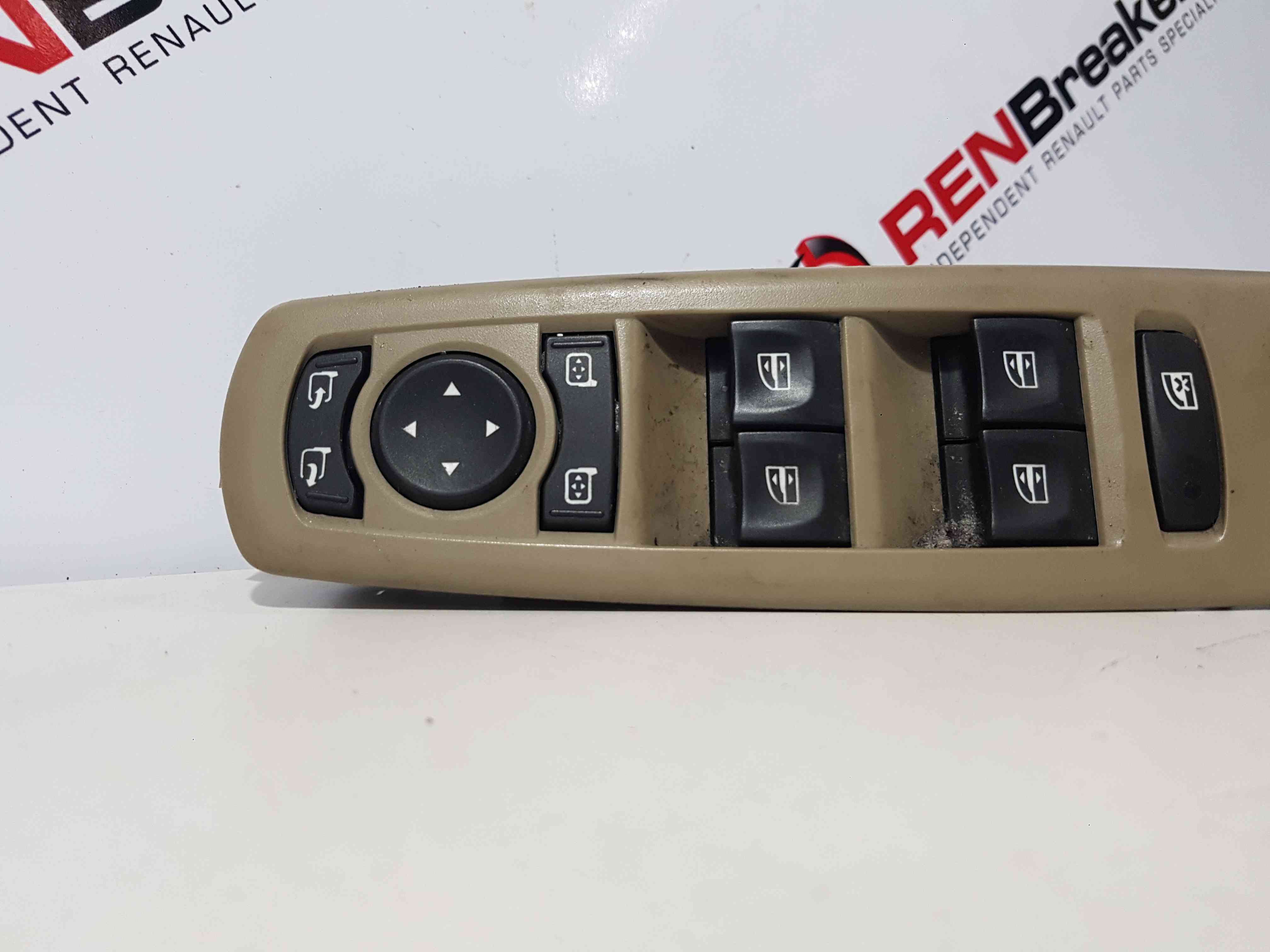 Thumb 5 Renault Scenic MK3 2009-2016 Drivers OSF Front Window Power Fold Switch