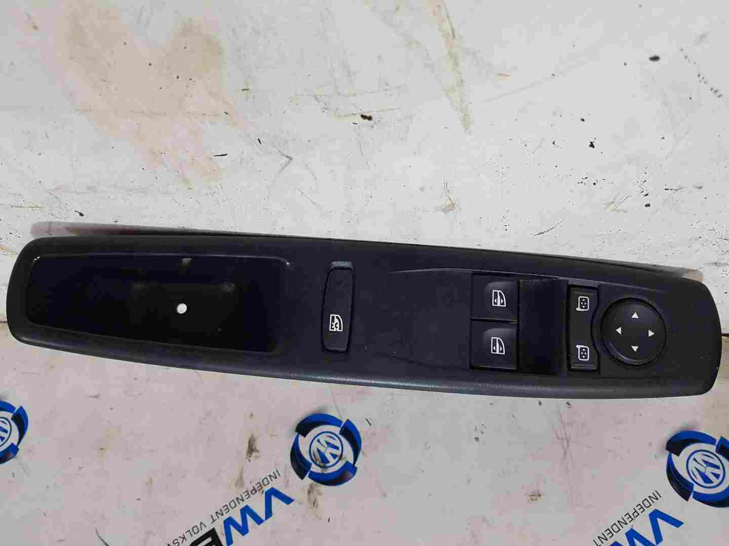 Thumb 6 Renault Scenic MK3 2009-2016 Drivers OSF Front Window Switch Panel