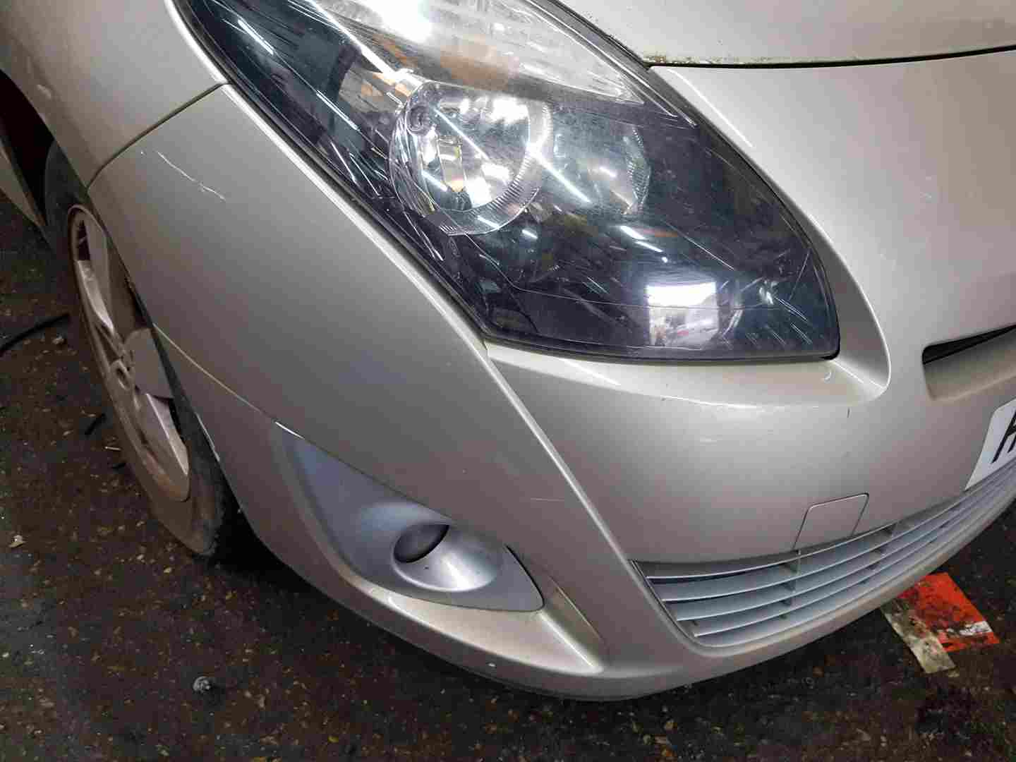 Thumb 3 Renault Scenic MK3 2009-2016 Front Bumper Beige Gold Ted11