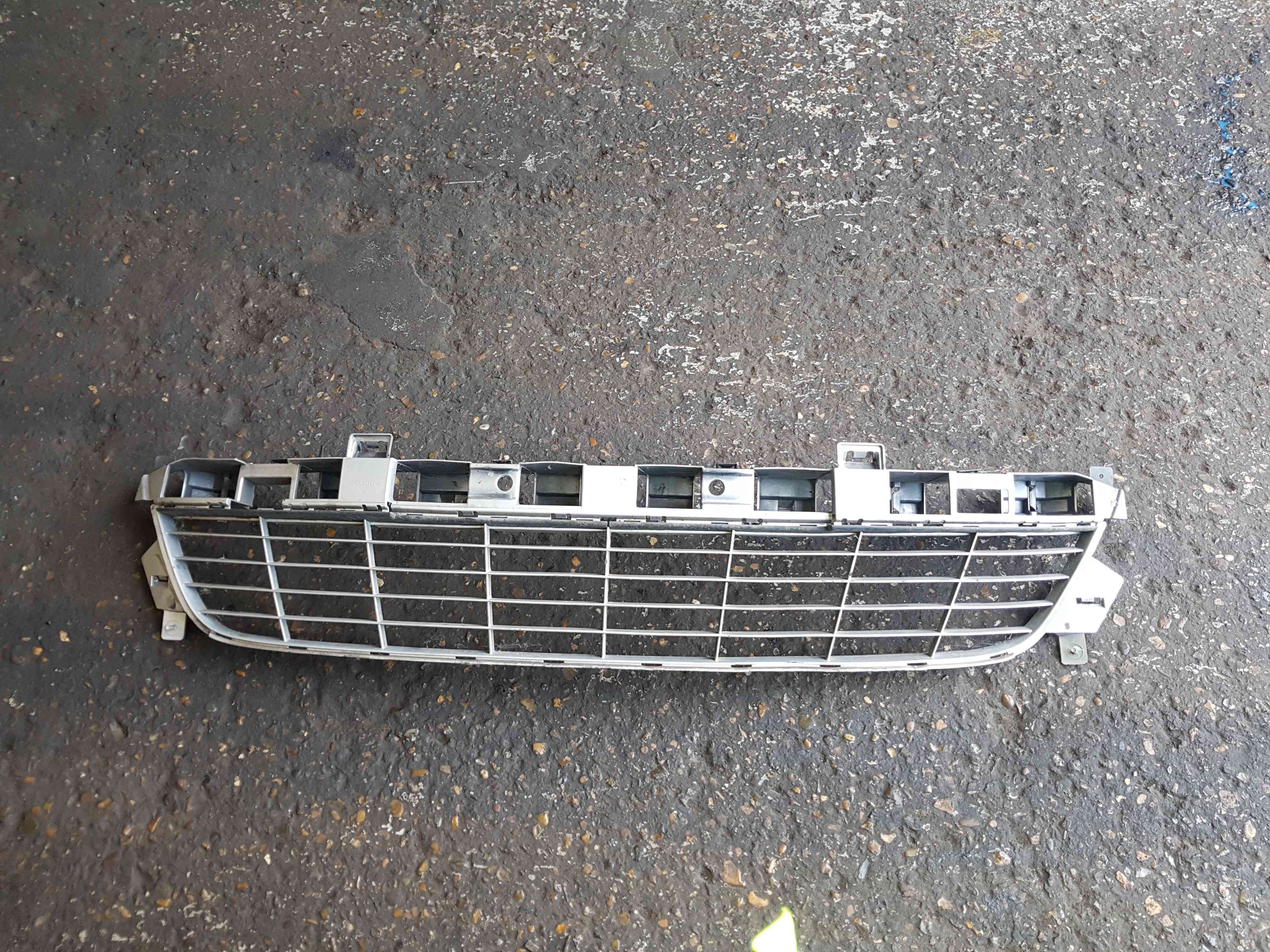 Renault Scenic MK3 2009-2016 Front Bumper Grill Insert 622545401R