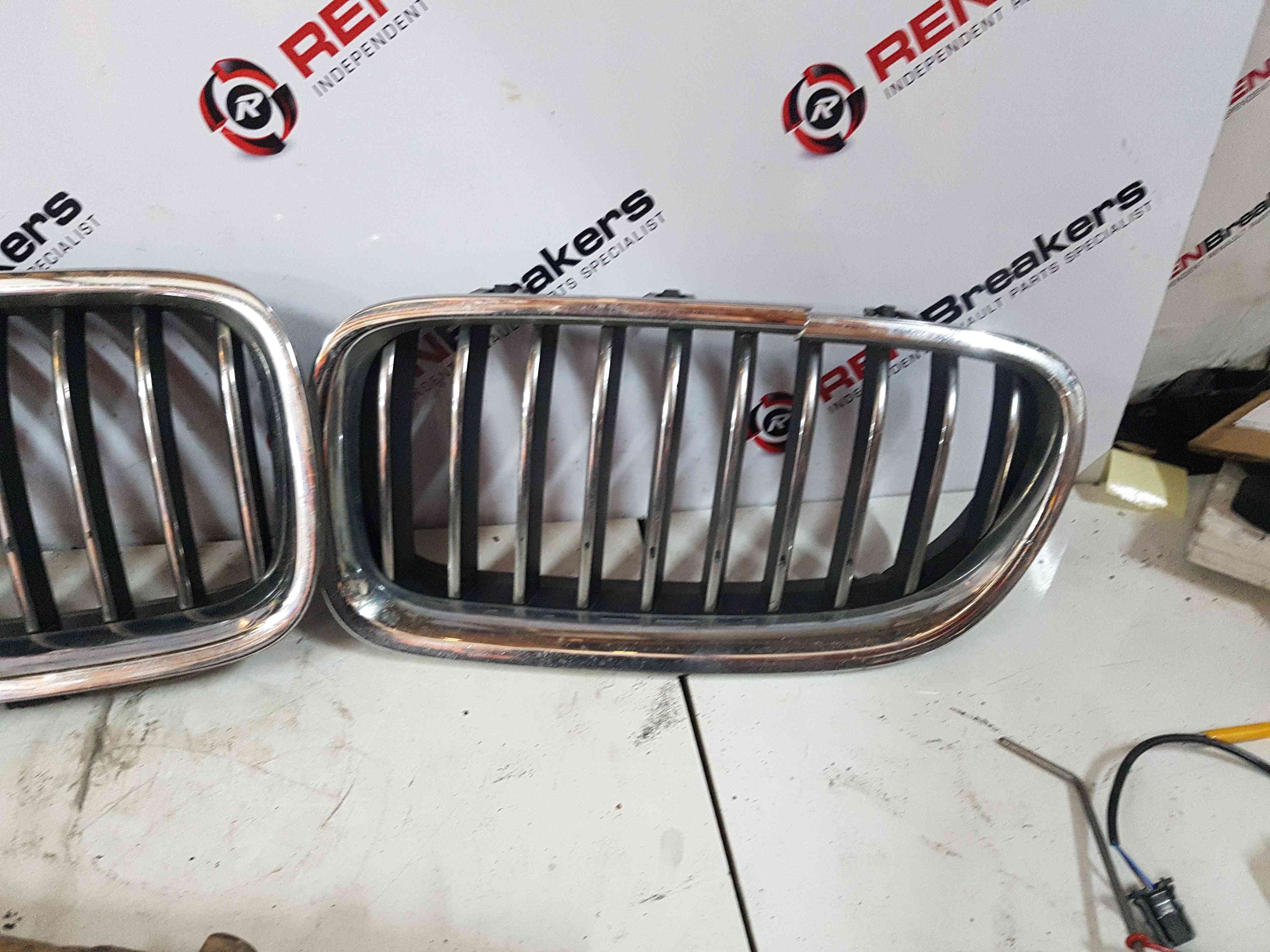Thumb 4 Renault Scenic MK3 2009-2016 Front Bumper Grills Pair 7412324 7412323