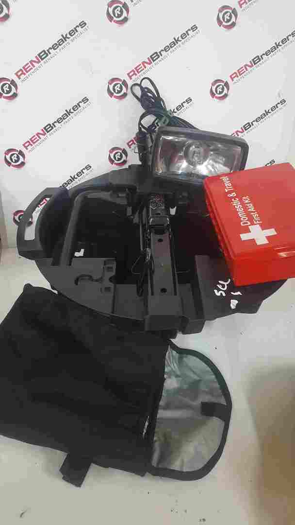 Thumb 3 Renault Scenic MK3 2009-2016 Jack Set Light First Aid Kit 8200233704