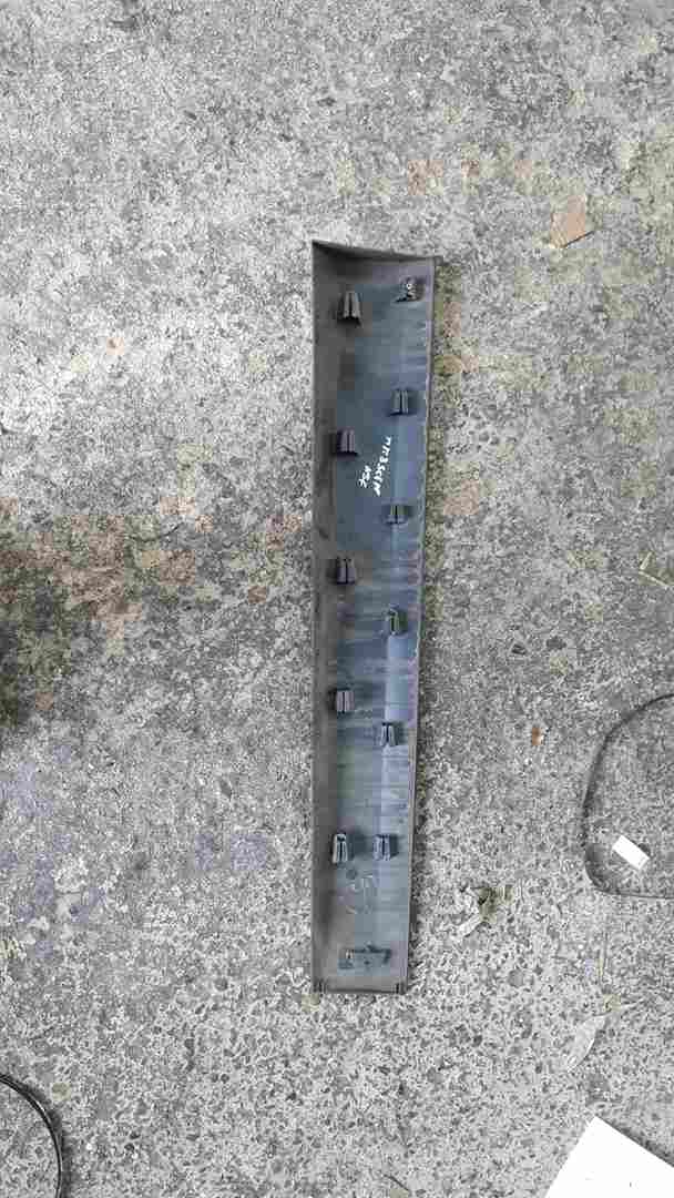 Thumb 2 Renault Scenic MK3 2009-2016 Passenger NSF Front Door Moulding Trim
