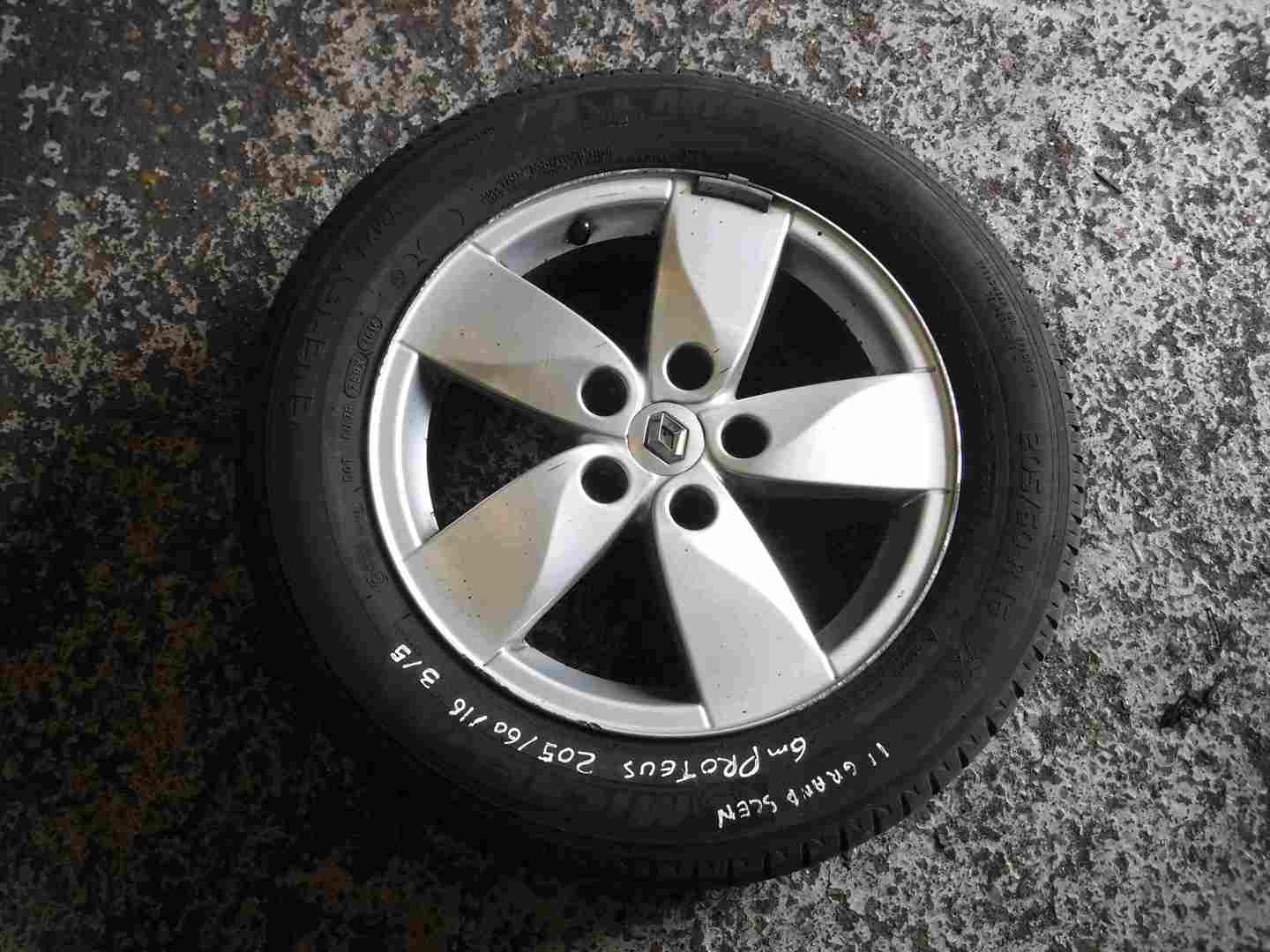 Renault Scenic MK3 2009-2016 Proteus Alloy Wheel + Tyre 205 60 16 6mm