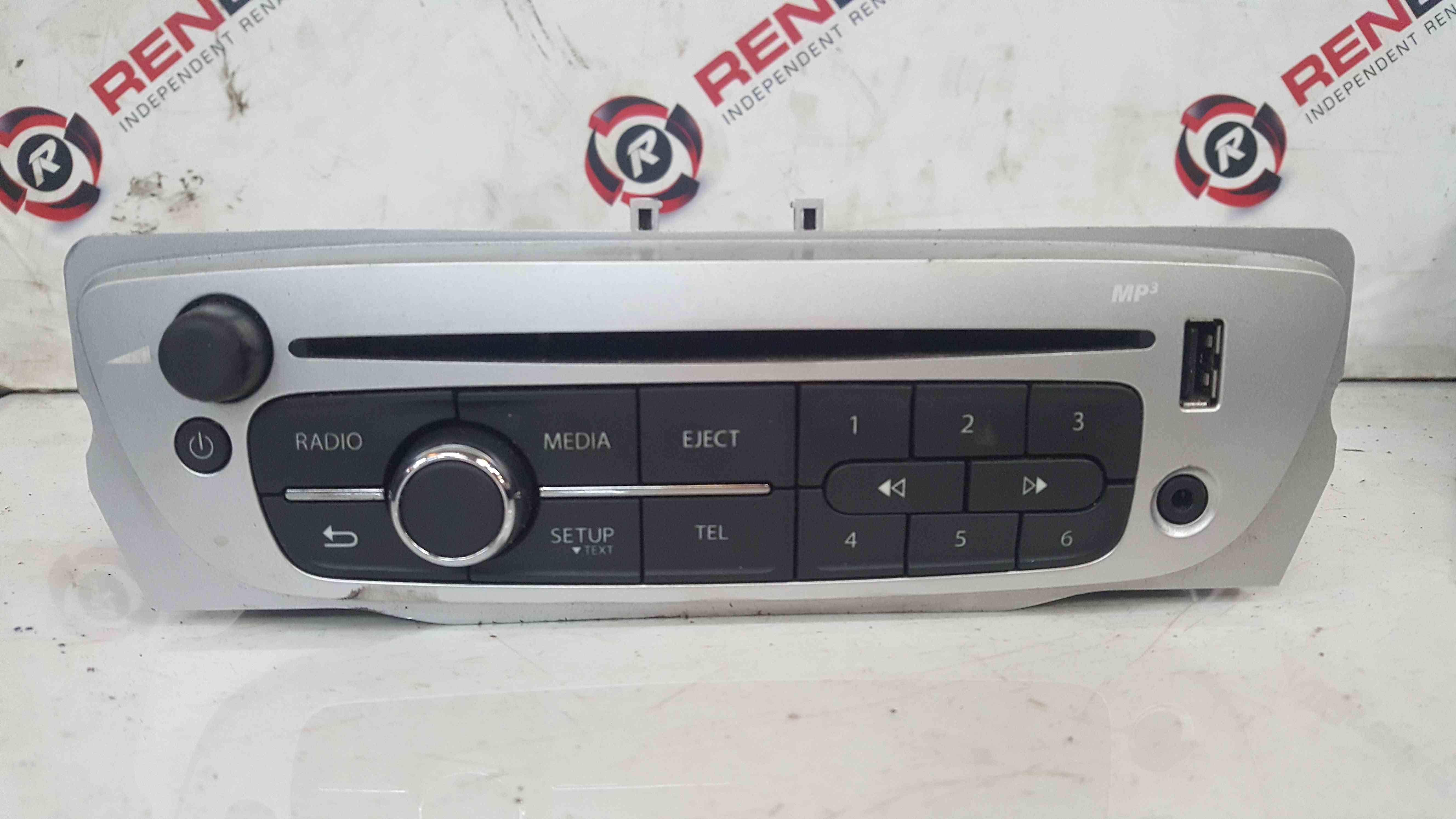 Renault Scenic MK3 20092016 Radio Media Cd Player USB AUX 281152275R