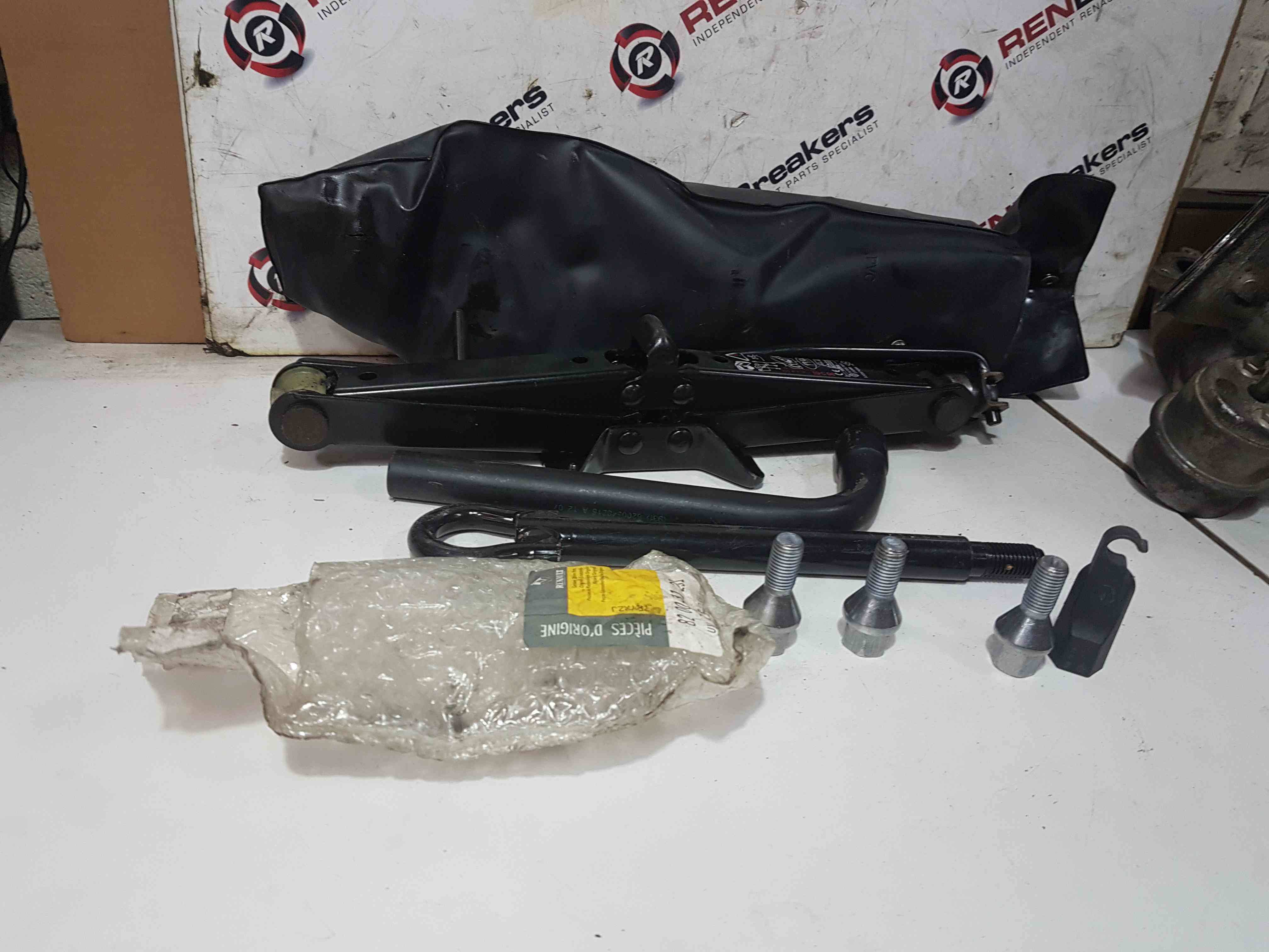 Thumb 4 Renault Scenic MK3 2009-2016 Spare Wheel Jack SET + Brace 8200377428
