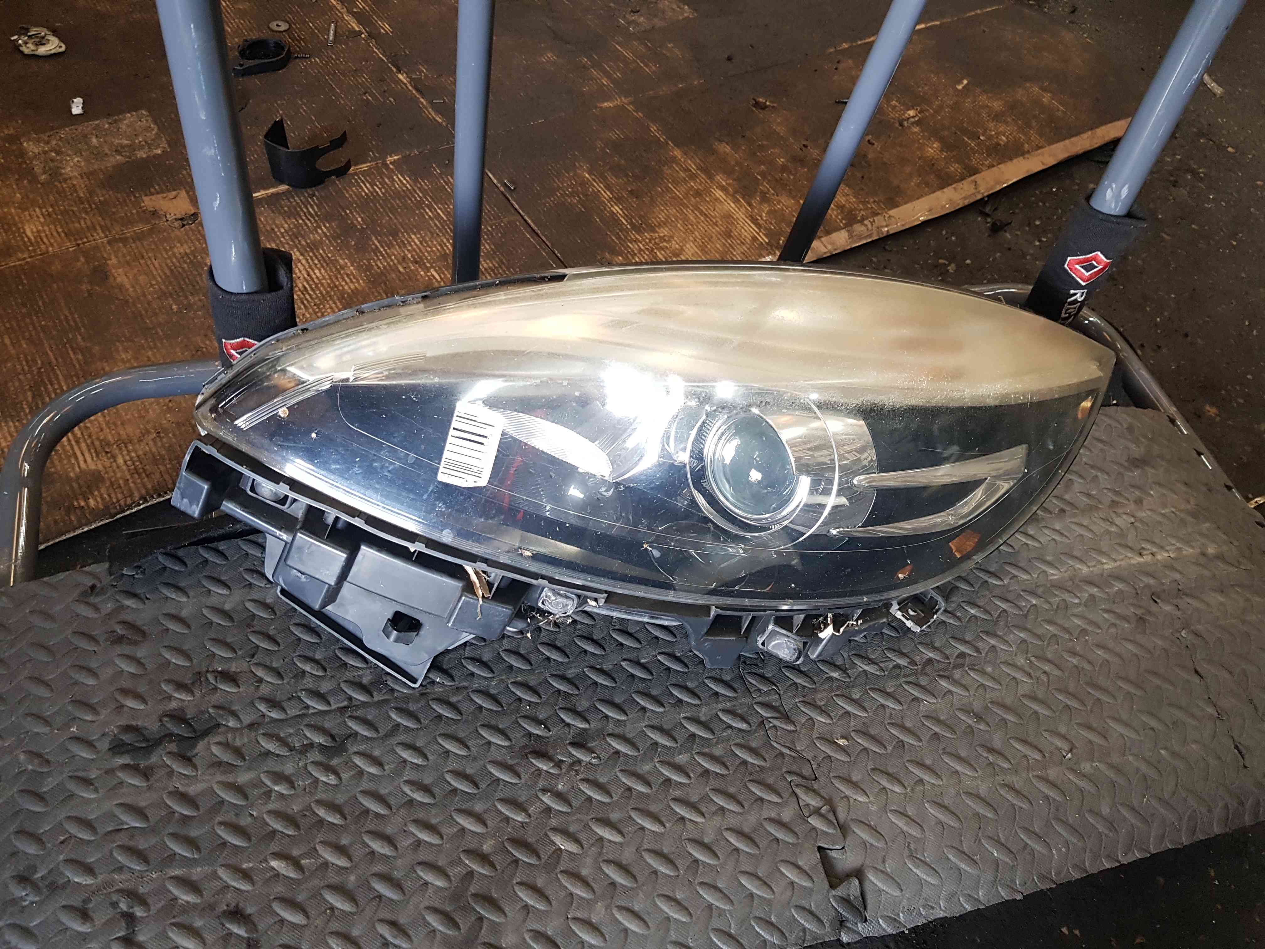 Thumb 14 Renault Scenic MK3 2013-2016 Passenger NSF Front Headlight 260604318R