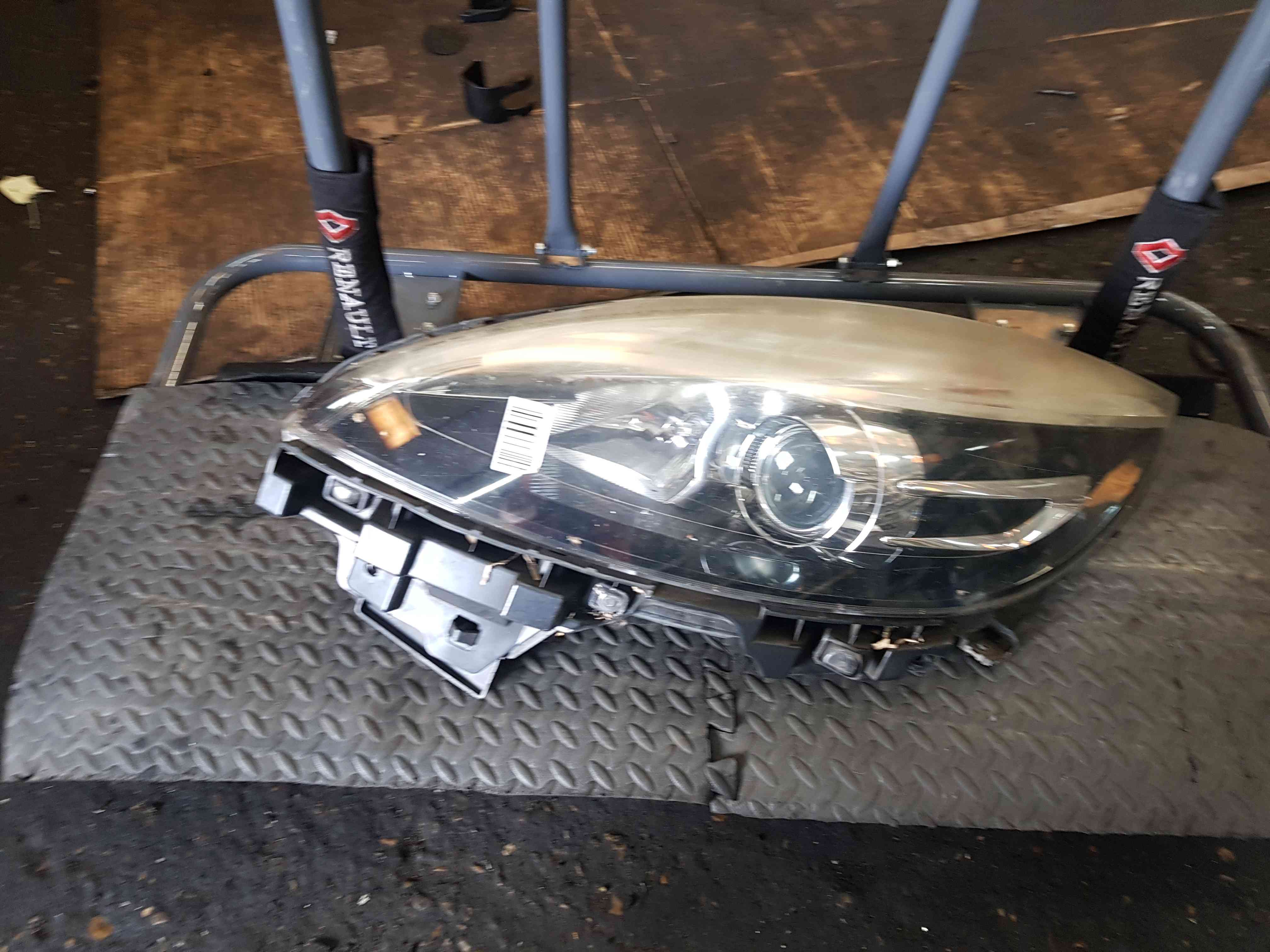 Thumb 4 Renault Scenic MK3 2013-2016 Passenger NSF Front Headlight 260604318R