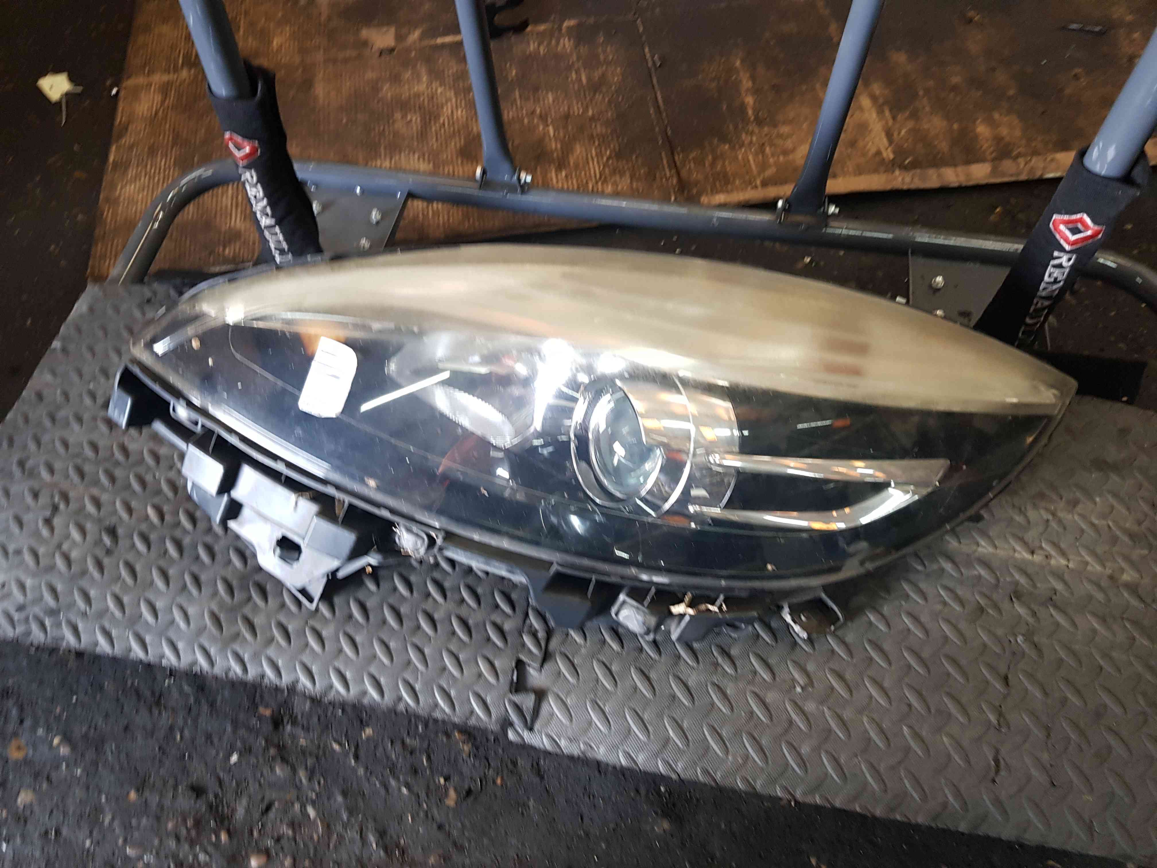 Thumb 5 Renault Scenic MK3 2013-2016 Passenger NSF Front Headlight 260604318R