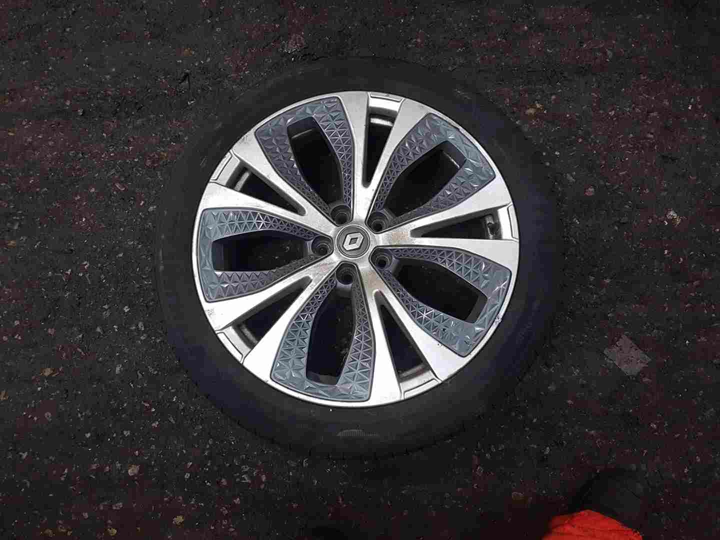 Thumb 2 Renault Scenic MK4 2016-2022 Alloy Wheel + Tyre 195 55 20 20 Inch 6Mm 403006686R