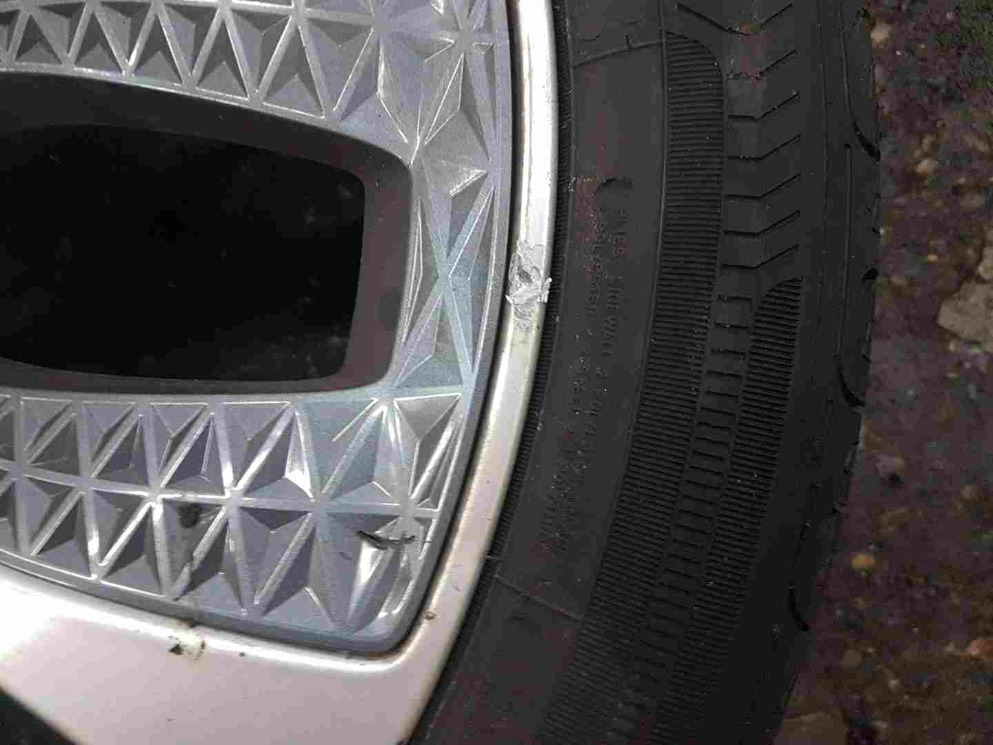 Thumb 6 Renault Scenic MK4 2016-2022 Alloy Wheel + Tyre 195 55 20 20 Inch 6Mm 403006686R
