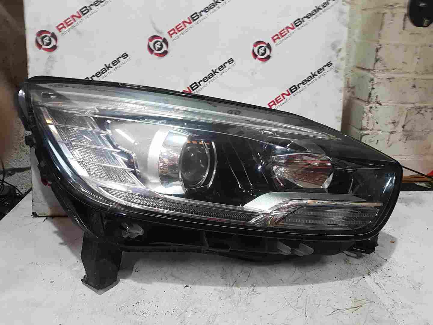 Thumb 2 Renault Scenic MK4 2016-2022 Drivers OSF Front Headlight 260106740R