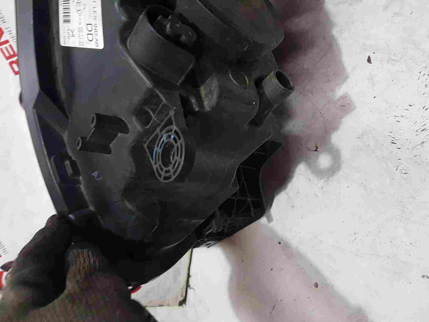 Thumb 8 Renault Scenic MK4 2016-2022 Drivers OSF Front Headlight 260106740R