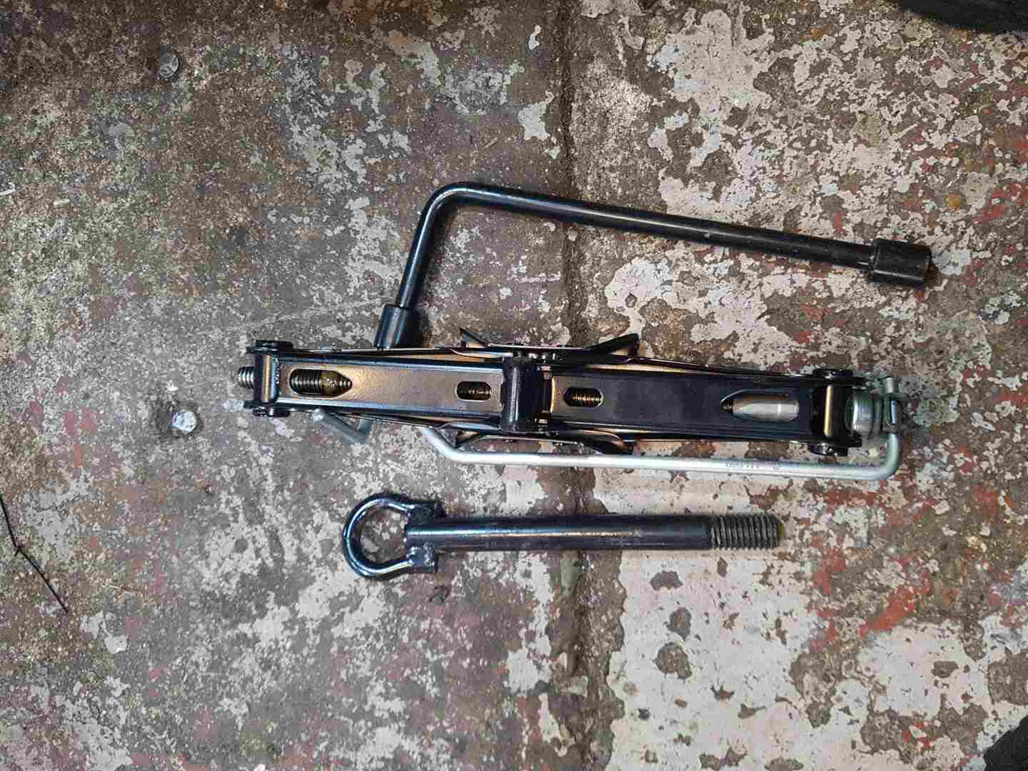 Thumb 2 Renault Scenic MK4 2016-2022 Jack SET KIT With Breakdown KIT 997501323R