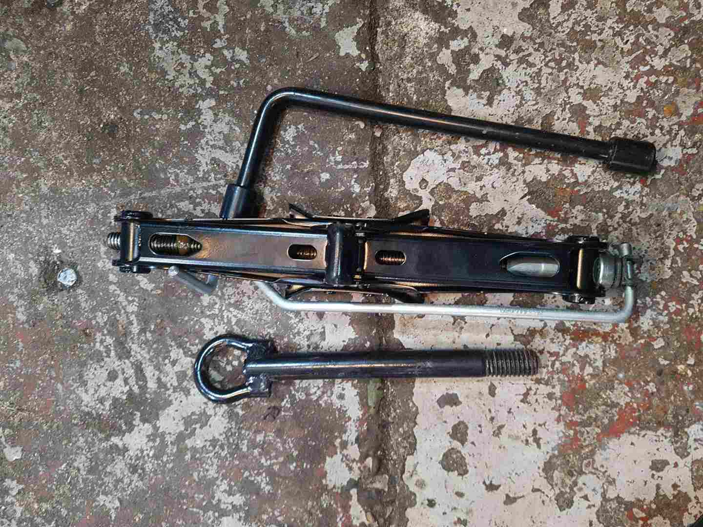 Thumb 4 Renault Scenic MK4 2016-2022 Jack SET KIT With Breakdown KIT 997501323R