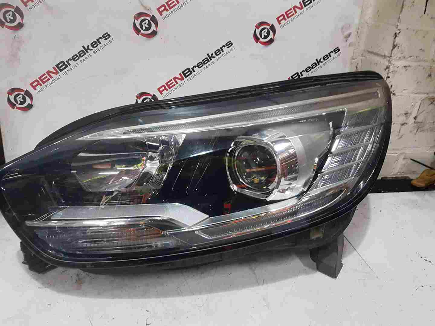 Thumb 2 Renault Scenic MK4 2016-2022 Passenger NSF Front Headlight 260606234R