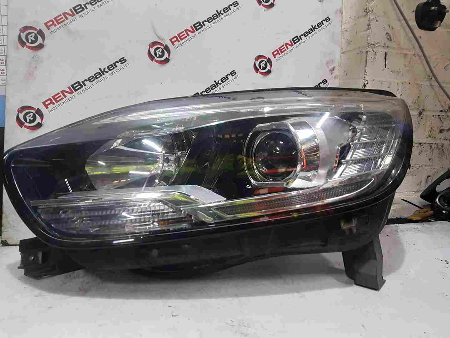 Thumb 9 Renault Scenic MK4 2016-2022 Passenger NSF Front Headlight 260606234R