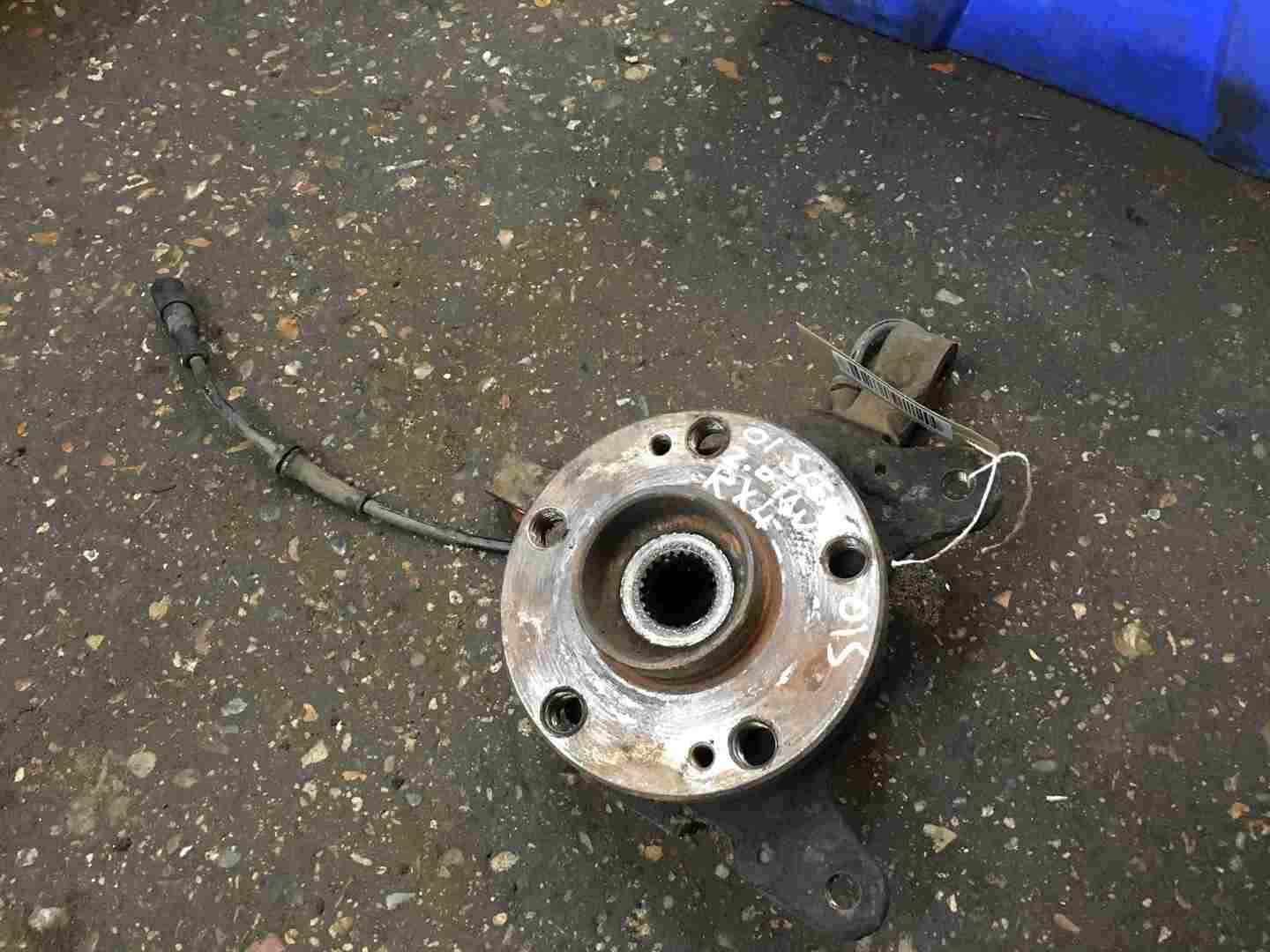 Renault Scenic RX4 1999-2003 2.0 16v Drivers OSF Front Wheel Hub + ABS Sensor