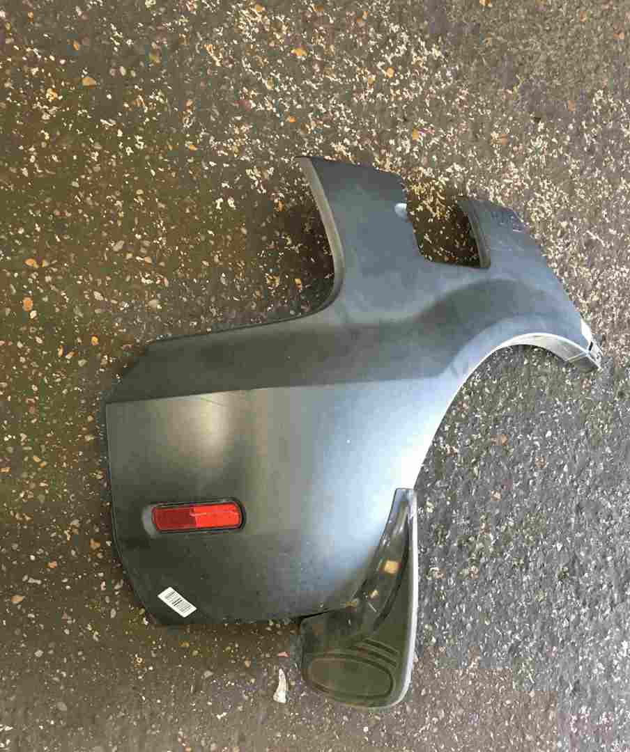 Renault Scenic RX4 1999-2003 Drivers OSR Rear Bumper Corner Plain Black
