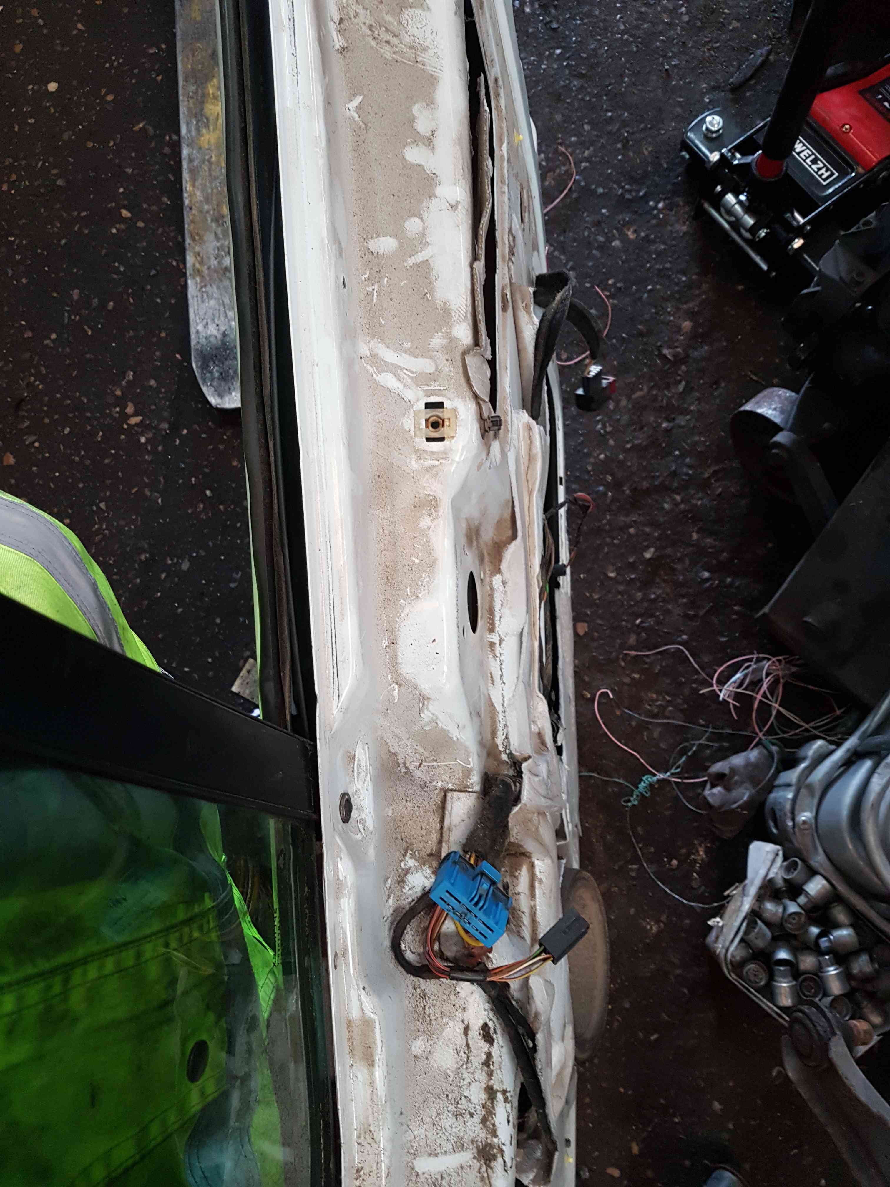 Thumb 4 Renault Trafic + Vivaro 2001-2006 Drivers OSF Front Door White