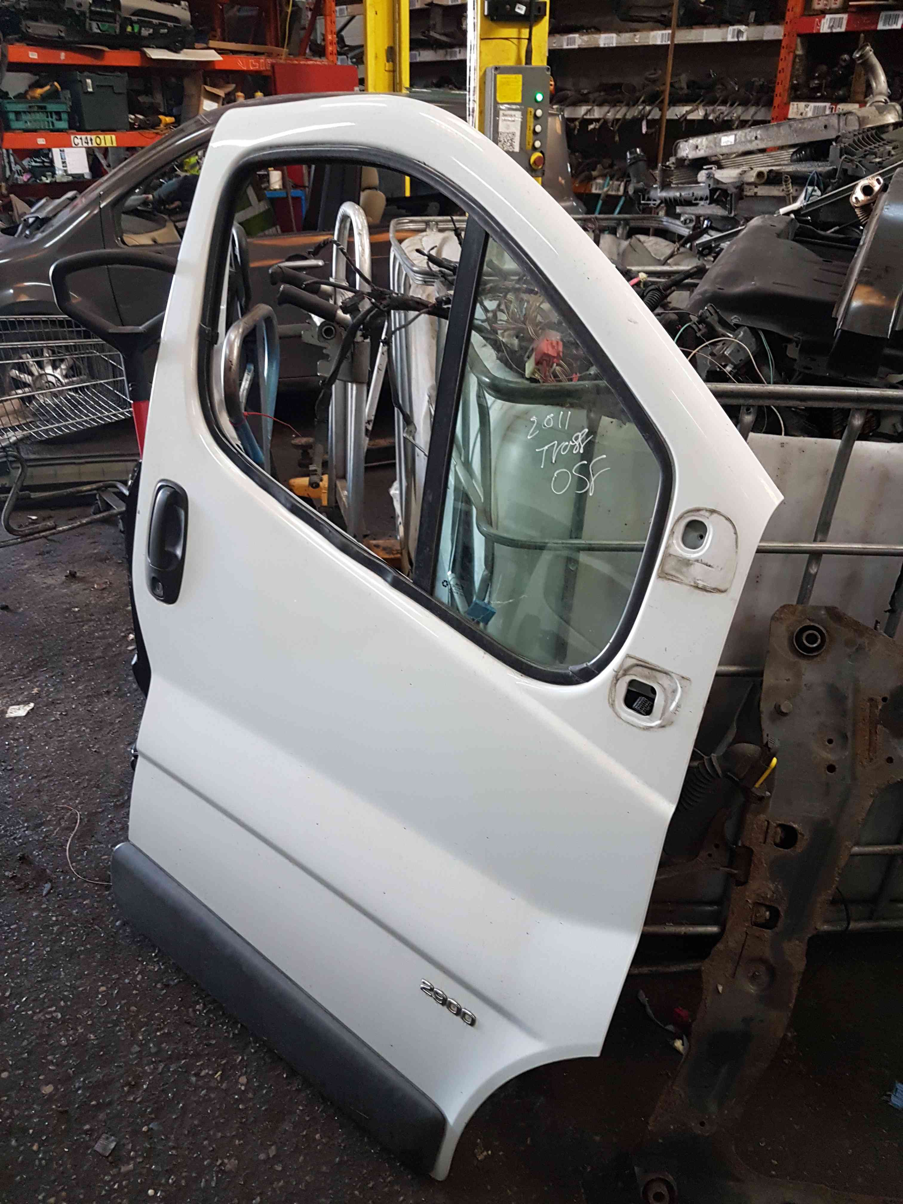 Thumb 5 Renault Trafic + Vivaro 2001-2006 Drivers OSF Front Door White