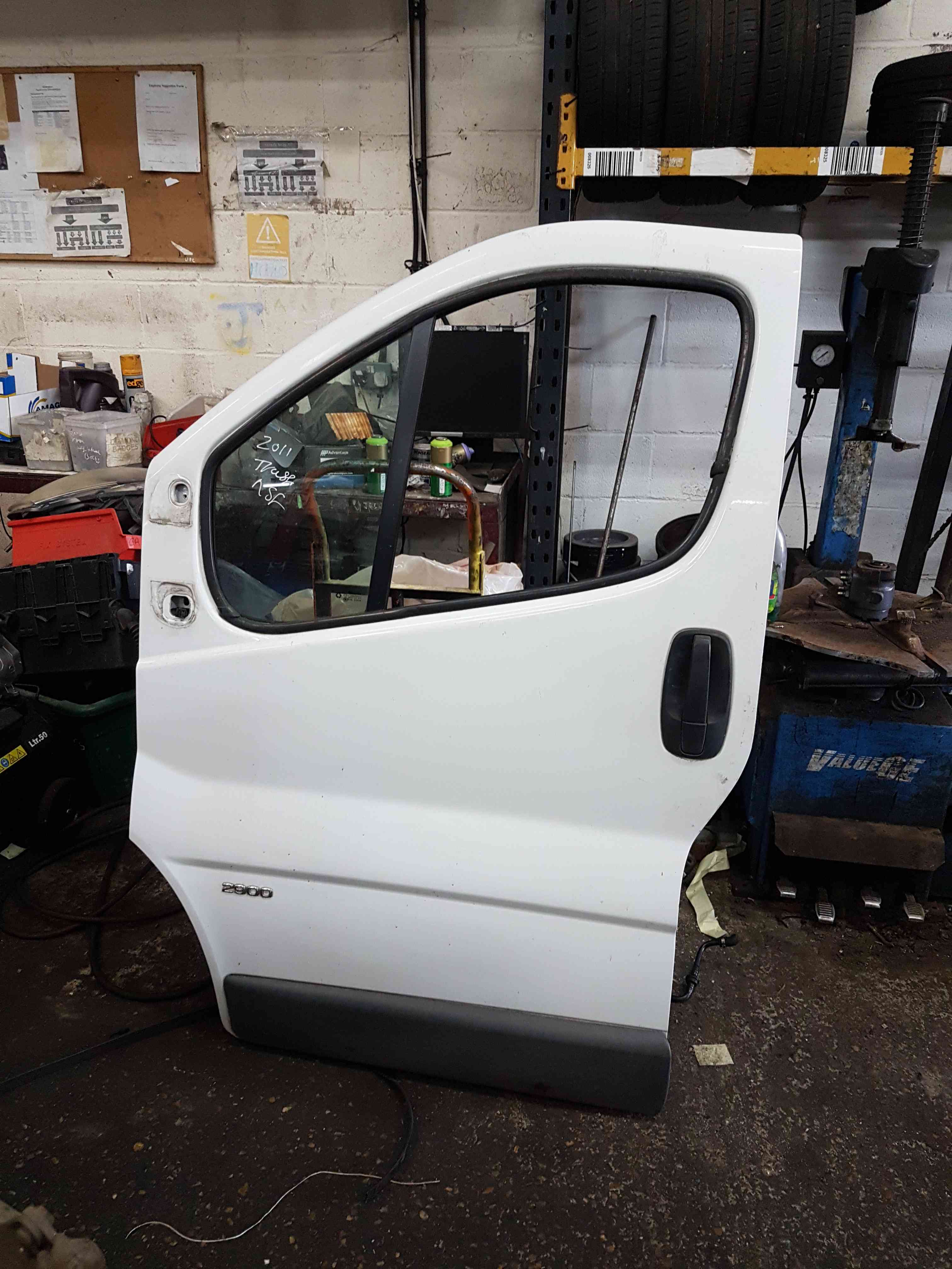 Thumb 6 Renault Trafic + Vivaro 2001-2006 Passenger NSF Front Door White