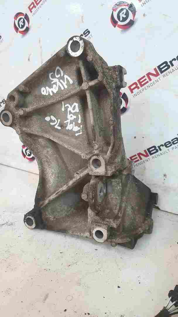 Thumb 2 Renault Trafic 2001-2006 1.9 DCI Engine Mount Bracket Alternator Pump