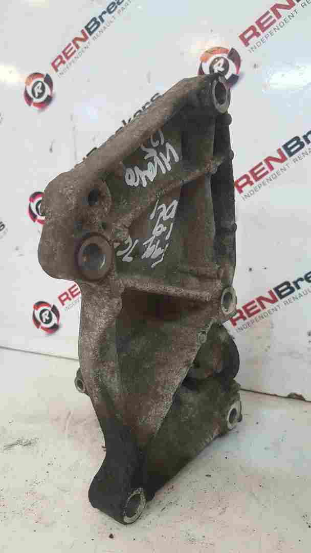 Thumb 4 Renault Trafic 2001-2006 1.9 DCI Engine Mount Bracket Alternator Pump