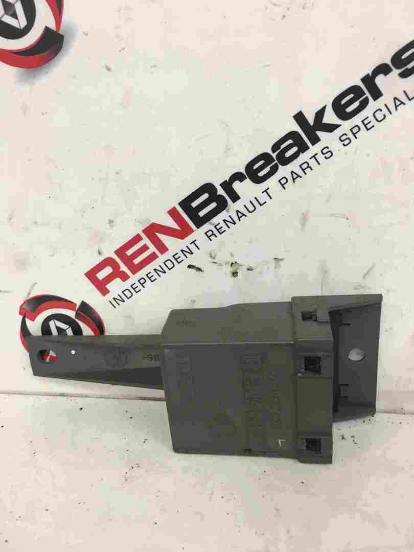 Renault Trafic 20012006 Central Locking Control Unit 7700822928