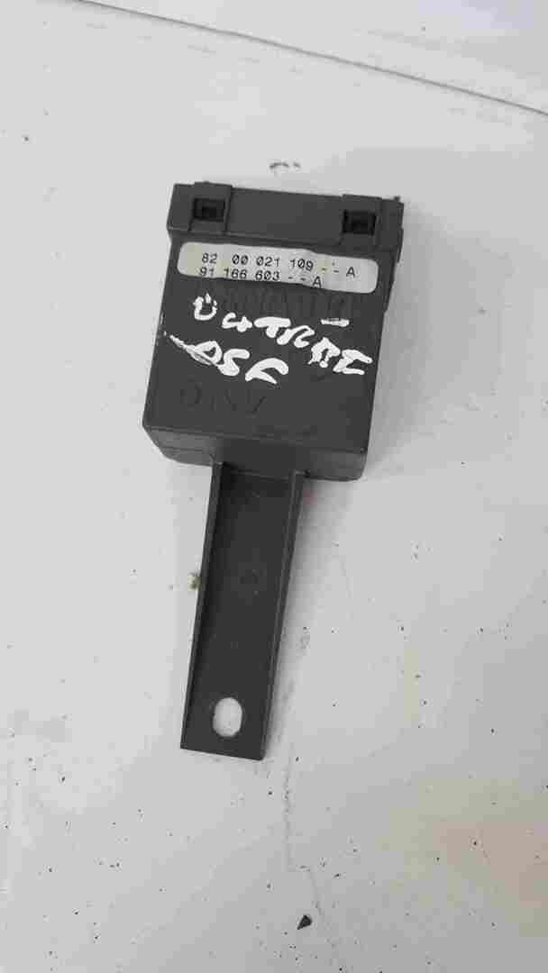 Renault Trafic 20012006 Central Locking Module Relay 8200021109
